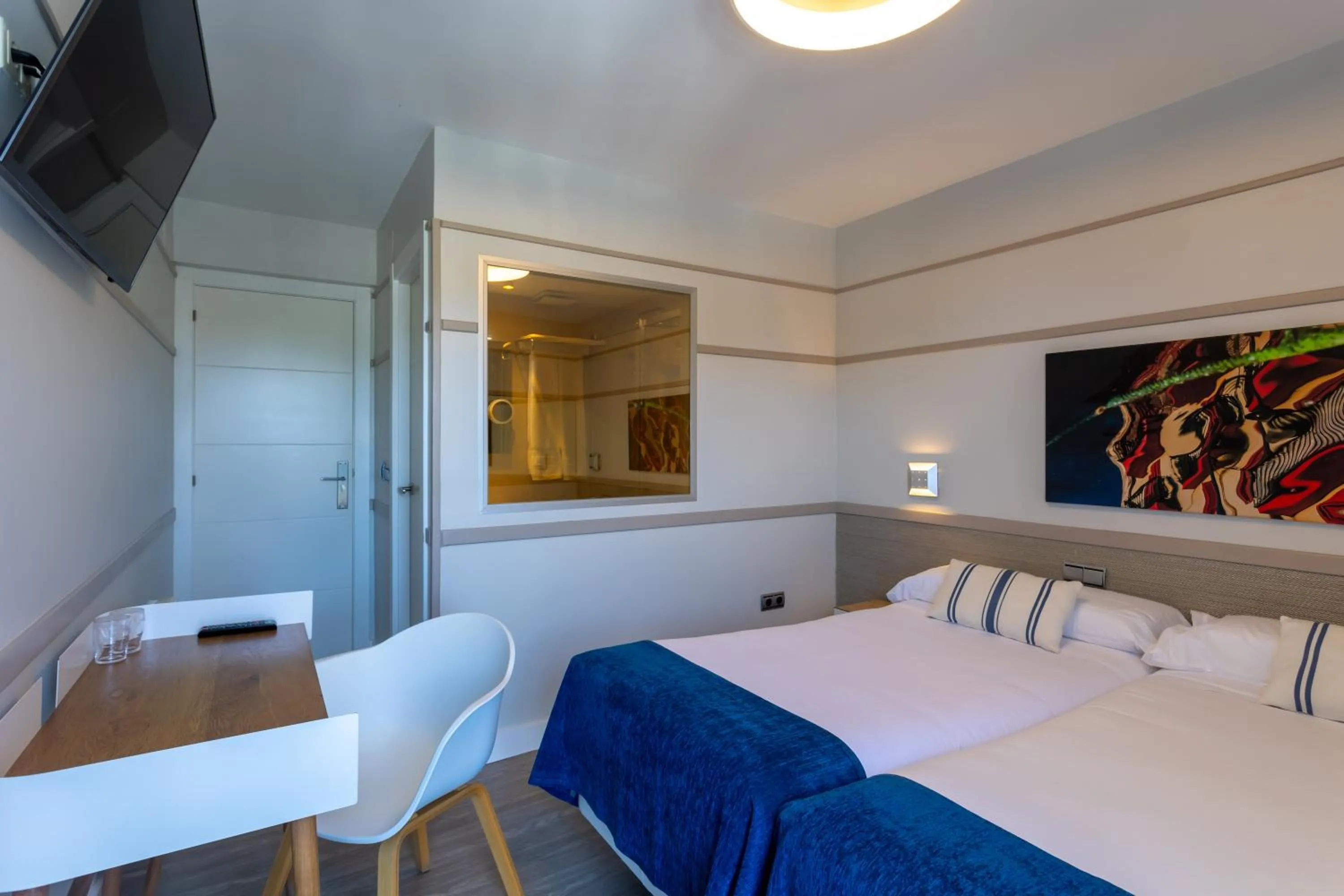 Photo of the whole room, Bed in Hotel&Spa El Puerto