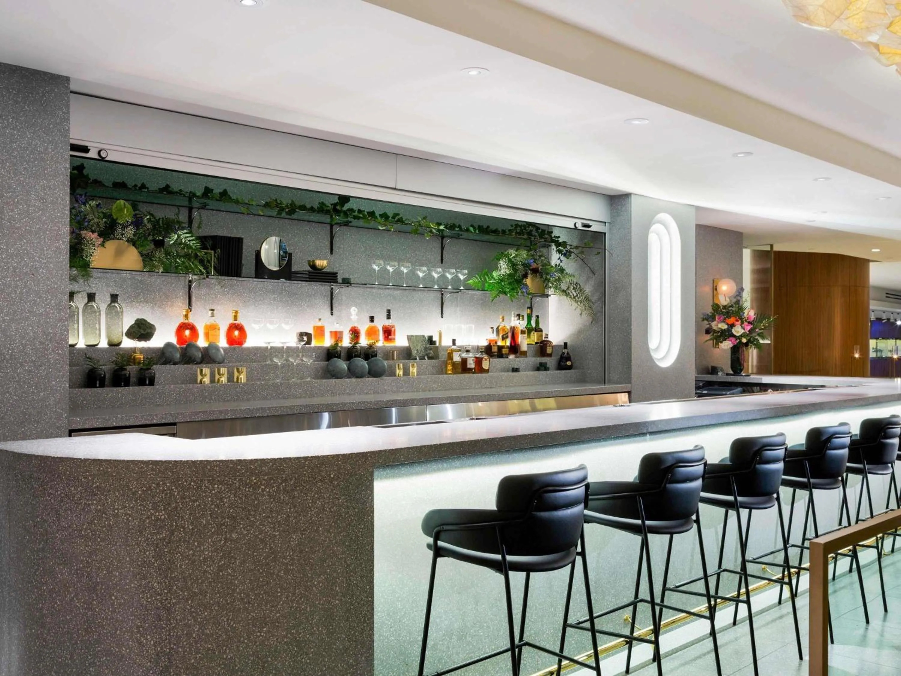 Lounge or bar in Fairmont Pacific Rim