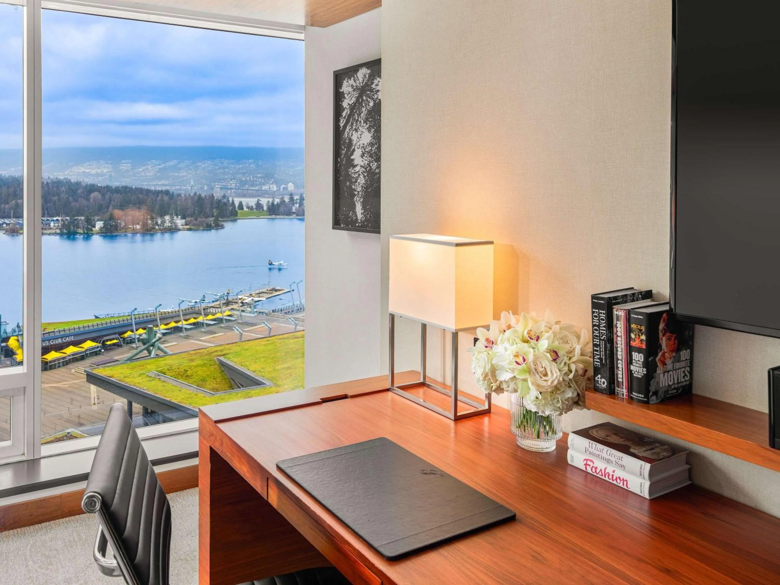 Signature Harbor and Mountain View Room with King Bed in Fairmont Pacific Rim