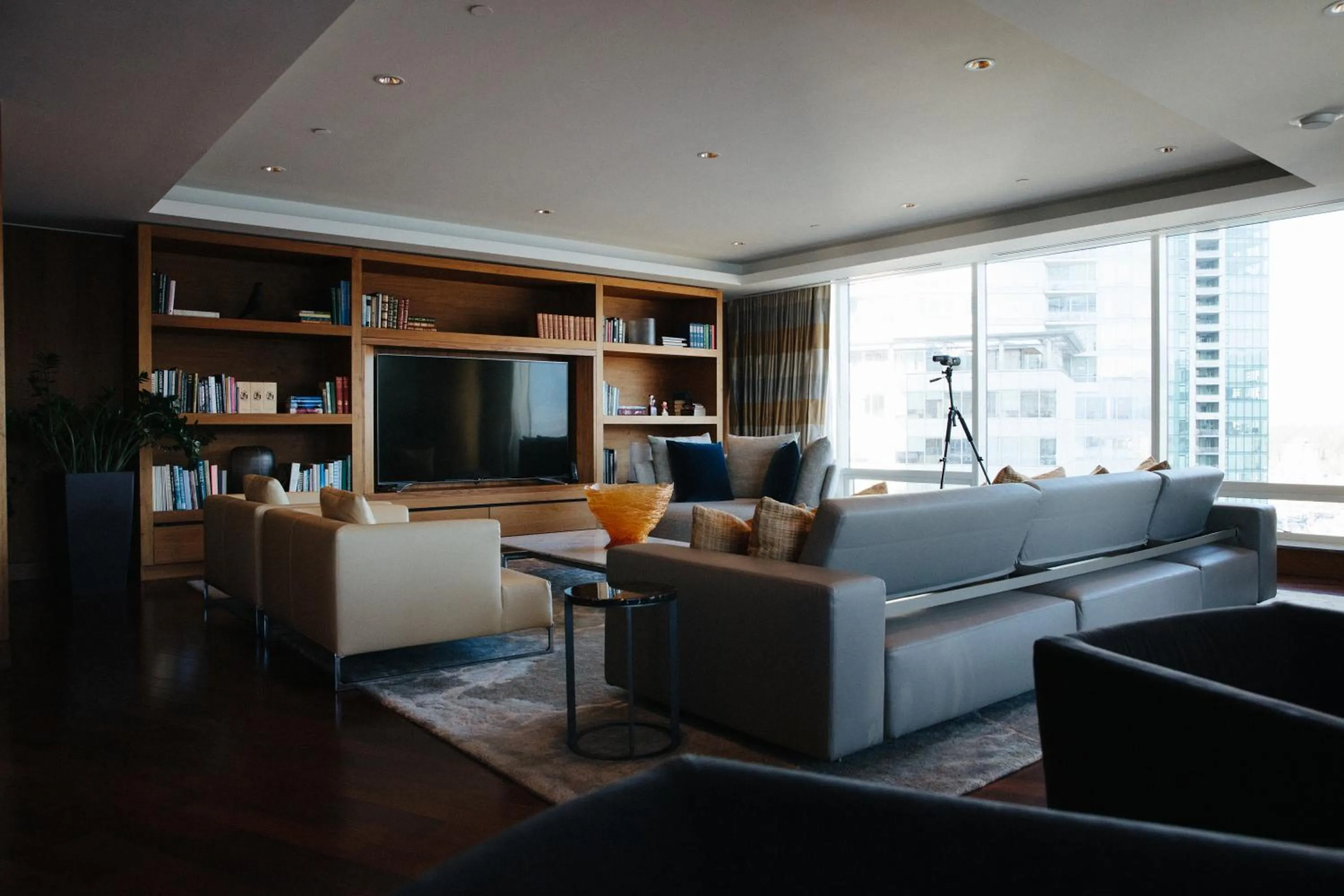 Living room in Fairmont Pacific Rim
