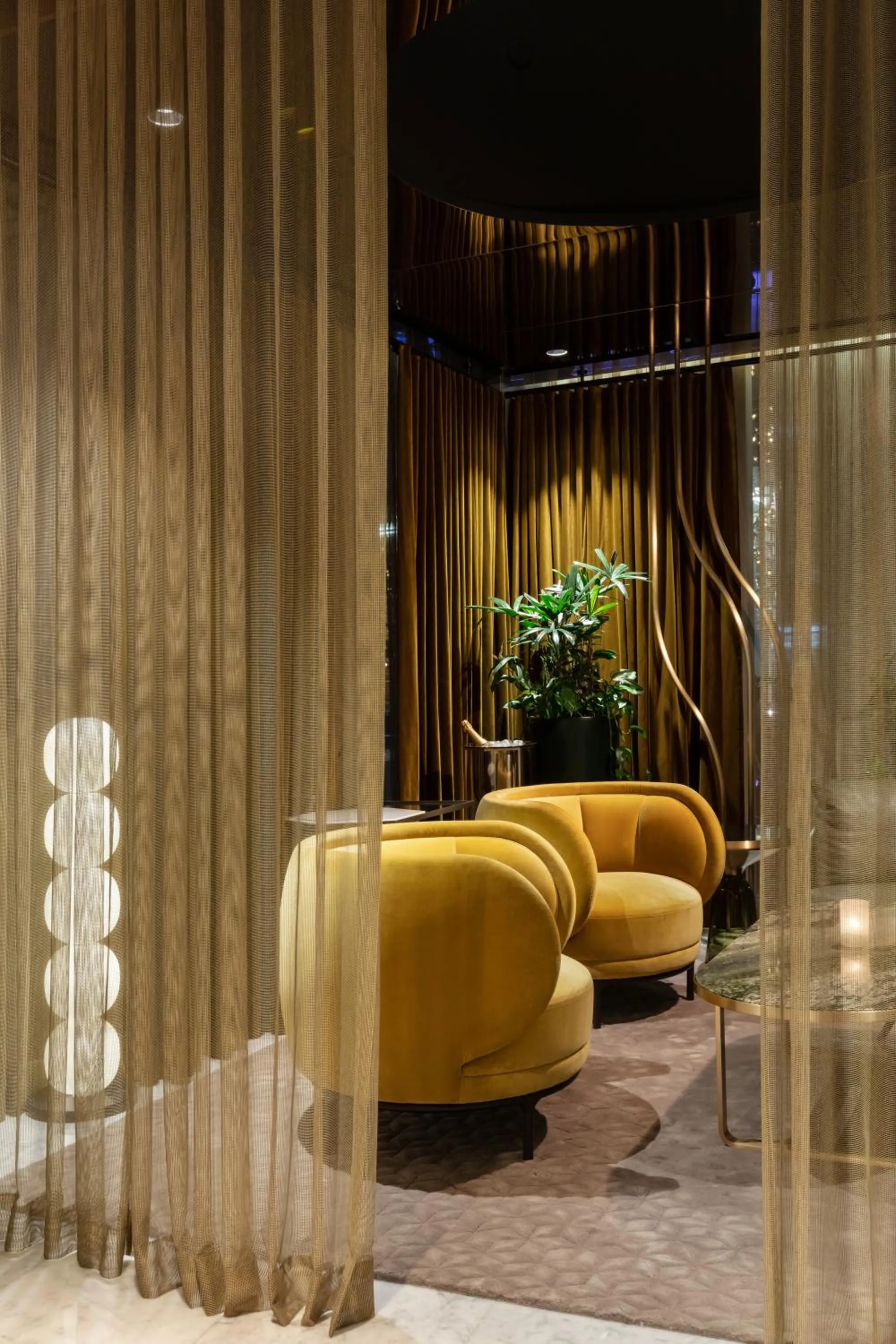 Lounge or bar in Fairmont Pacific Rim