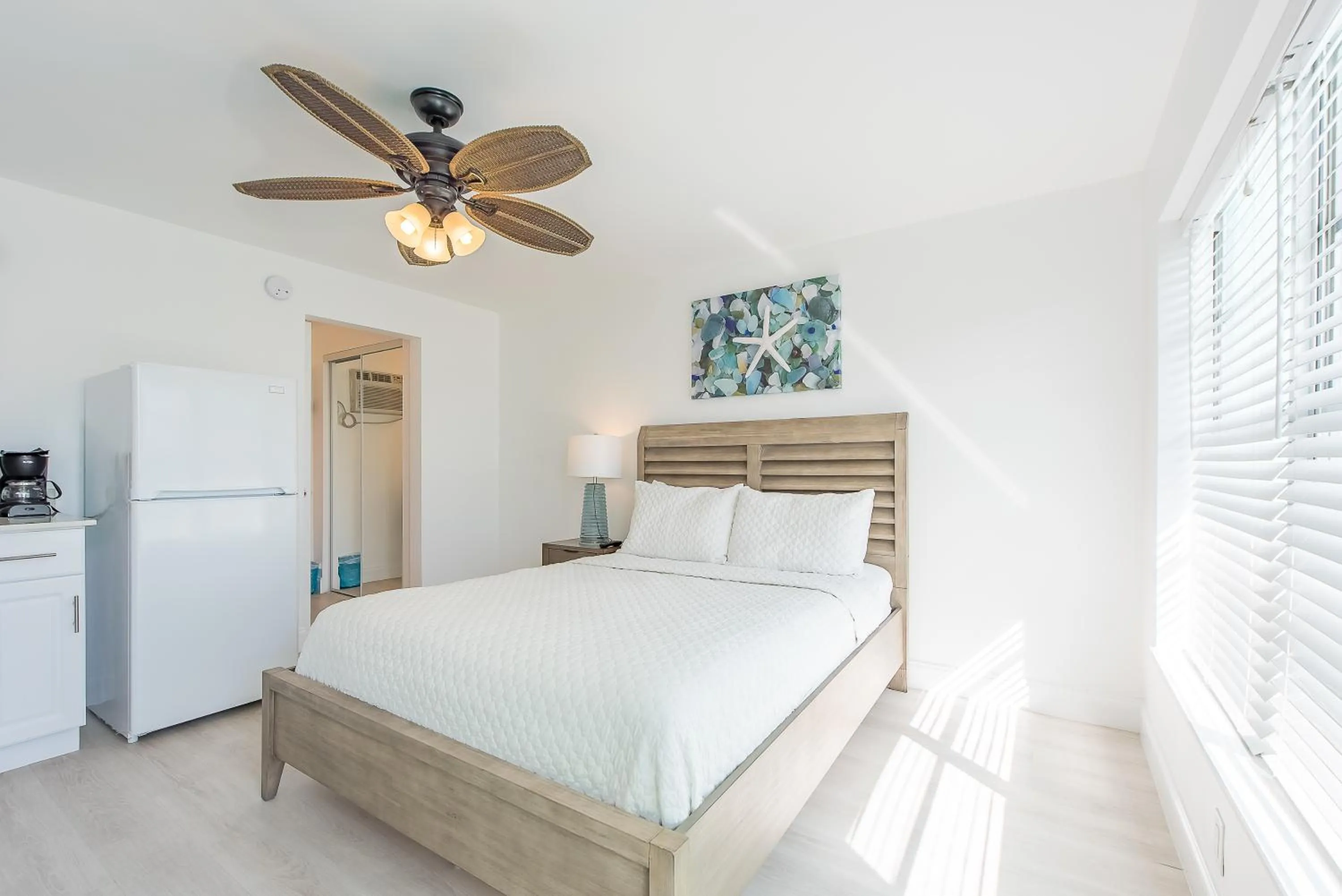 Bed in Sea Beach Plaza