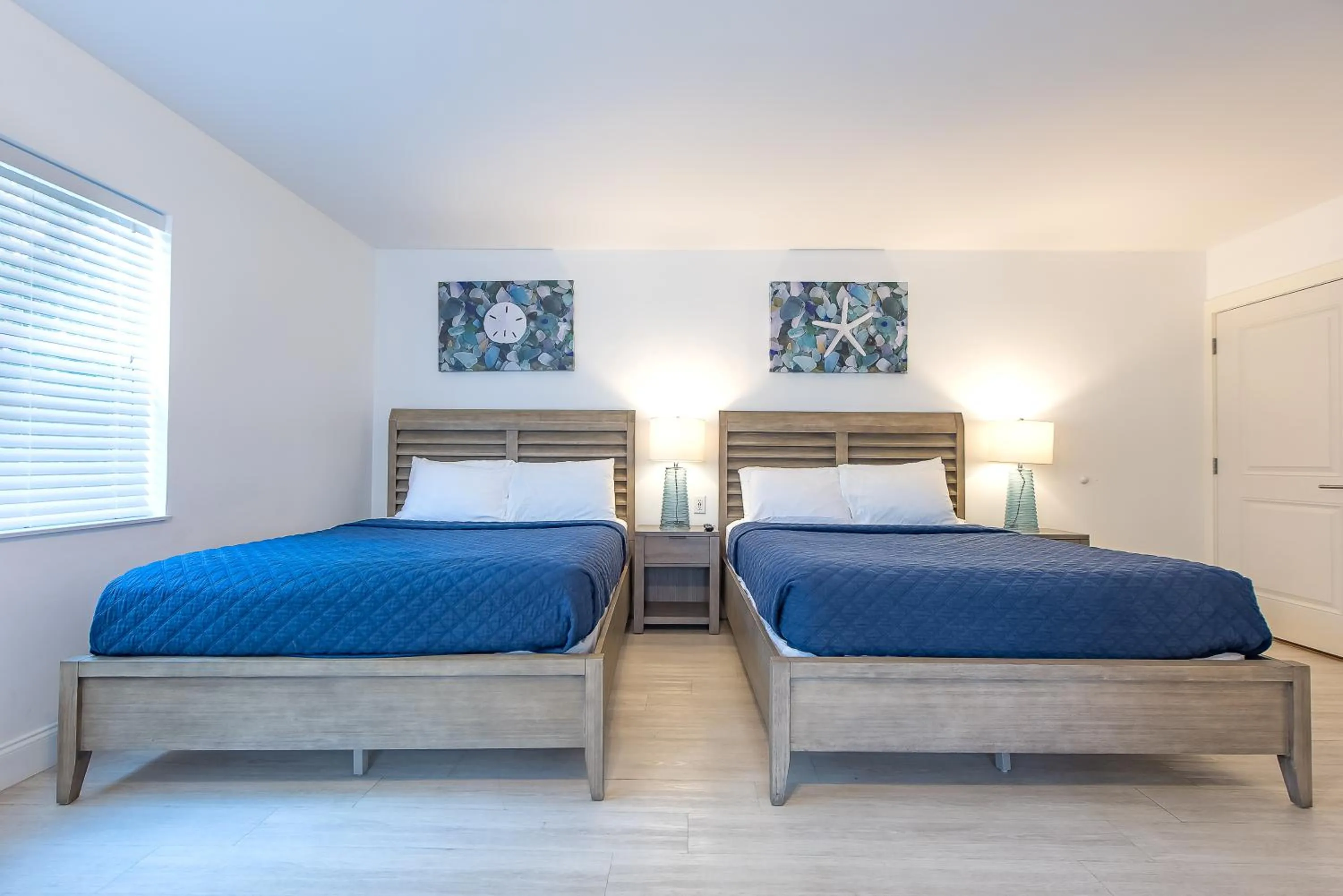 Bed in Sea Beach Plaza