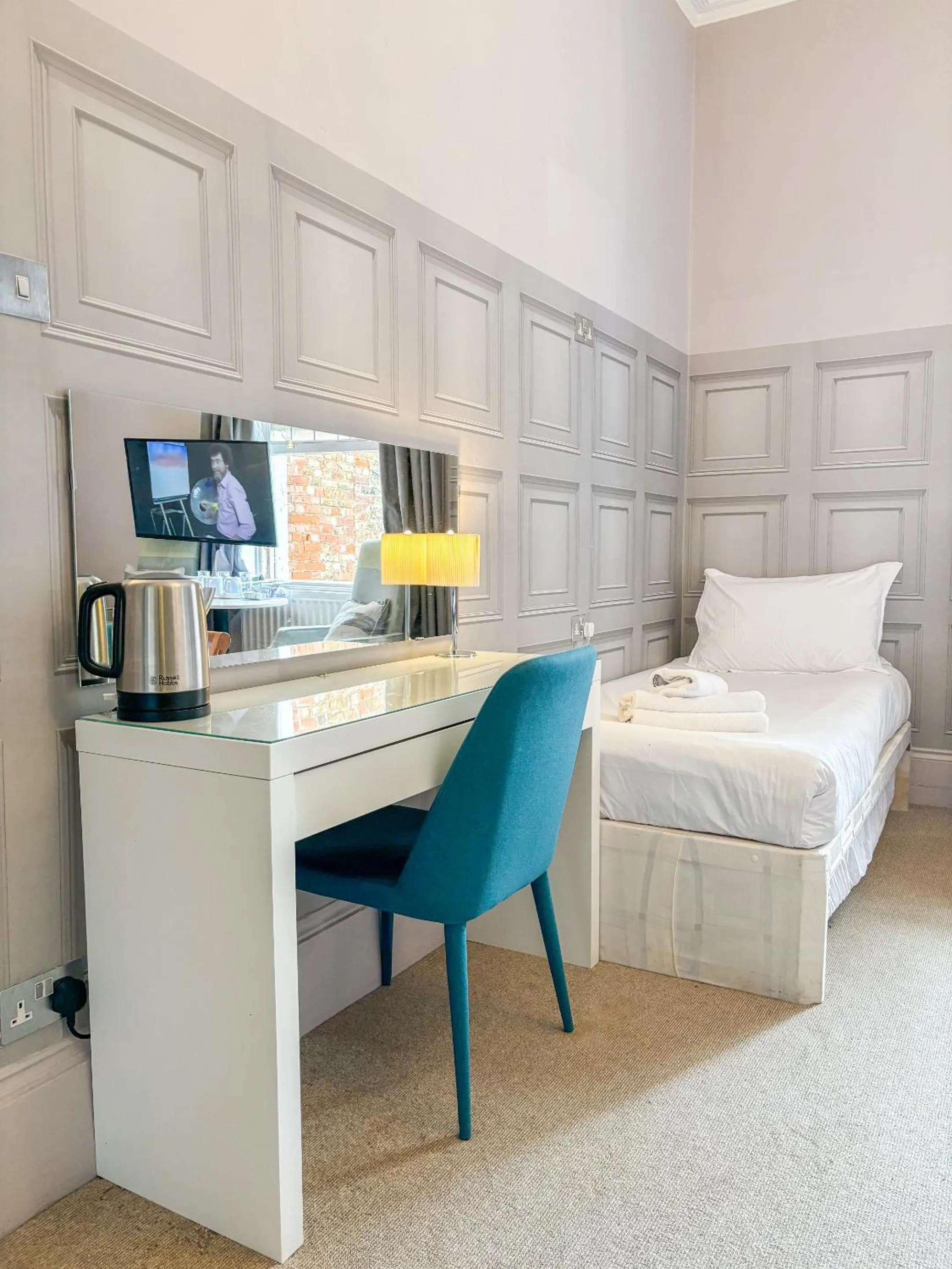 Bedroom, Bed in X Hotel Brunswick Square