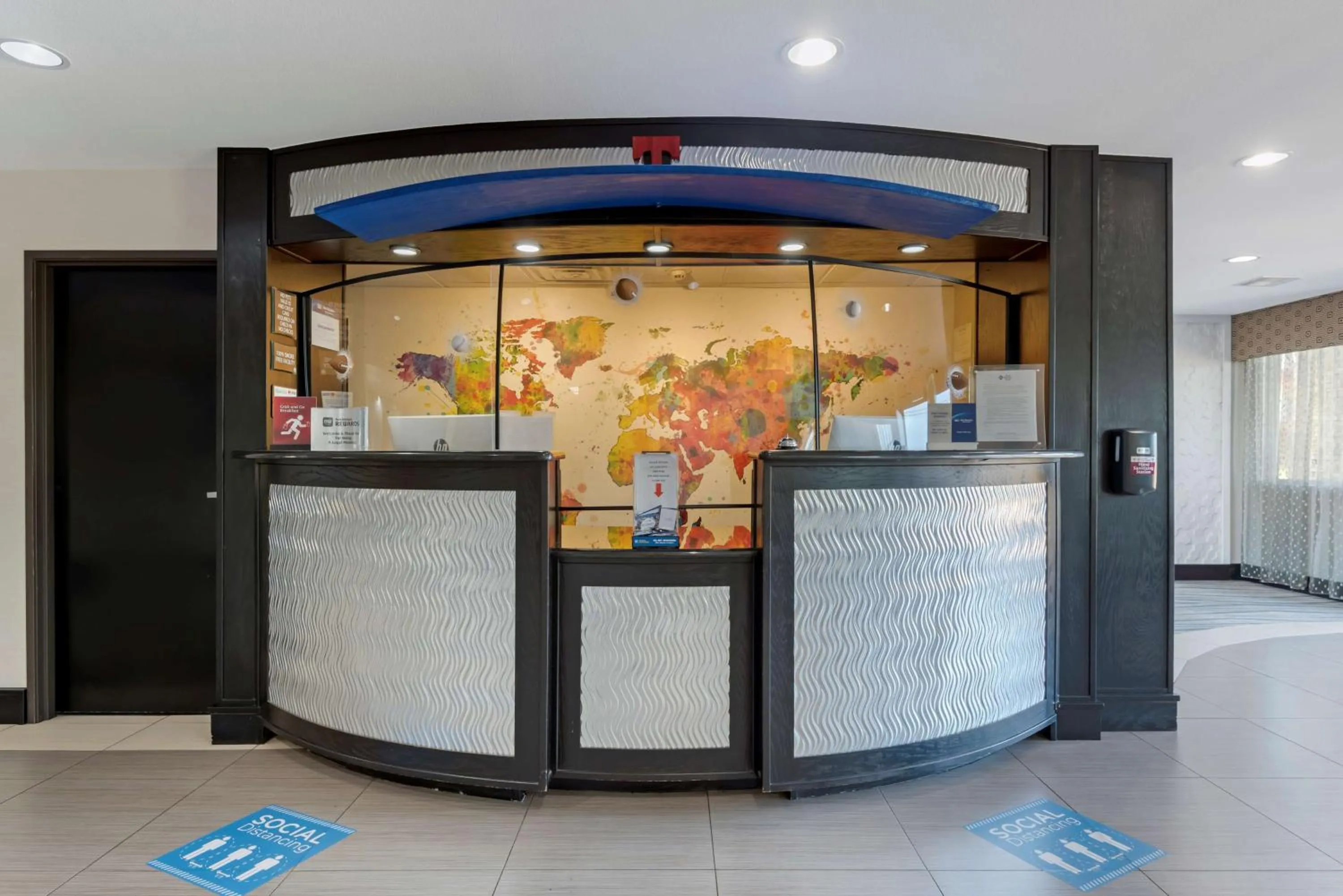 Lobby or reception in Best Western Plus Arlington North Hotel & Suites