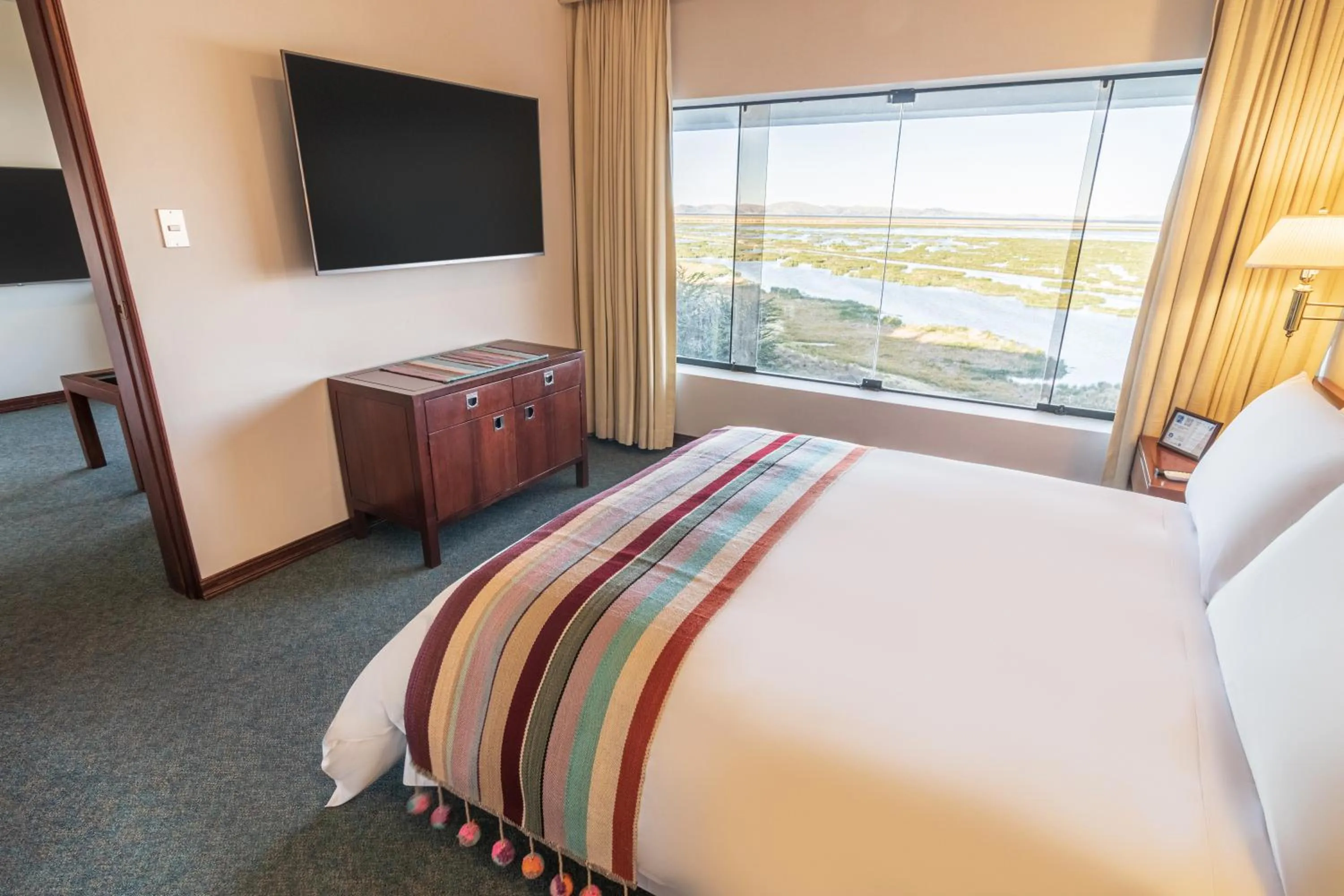 Natural landscape, Bed in GHL Hotel Lago Titicaca