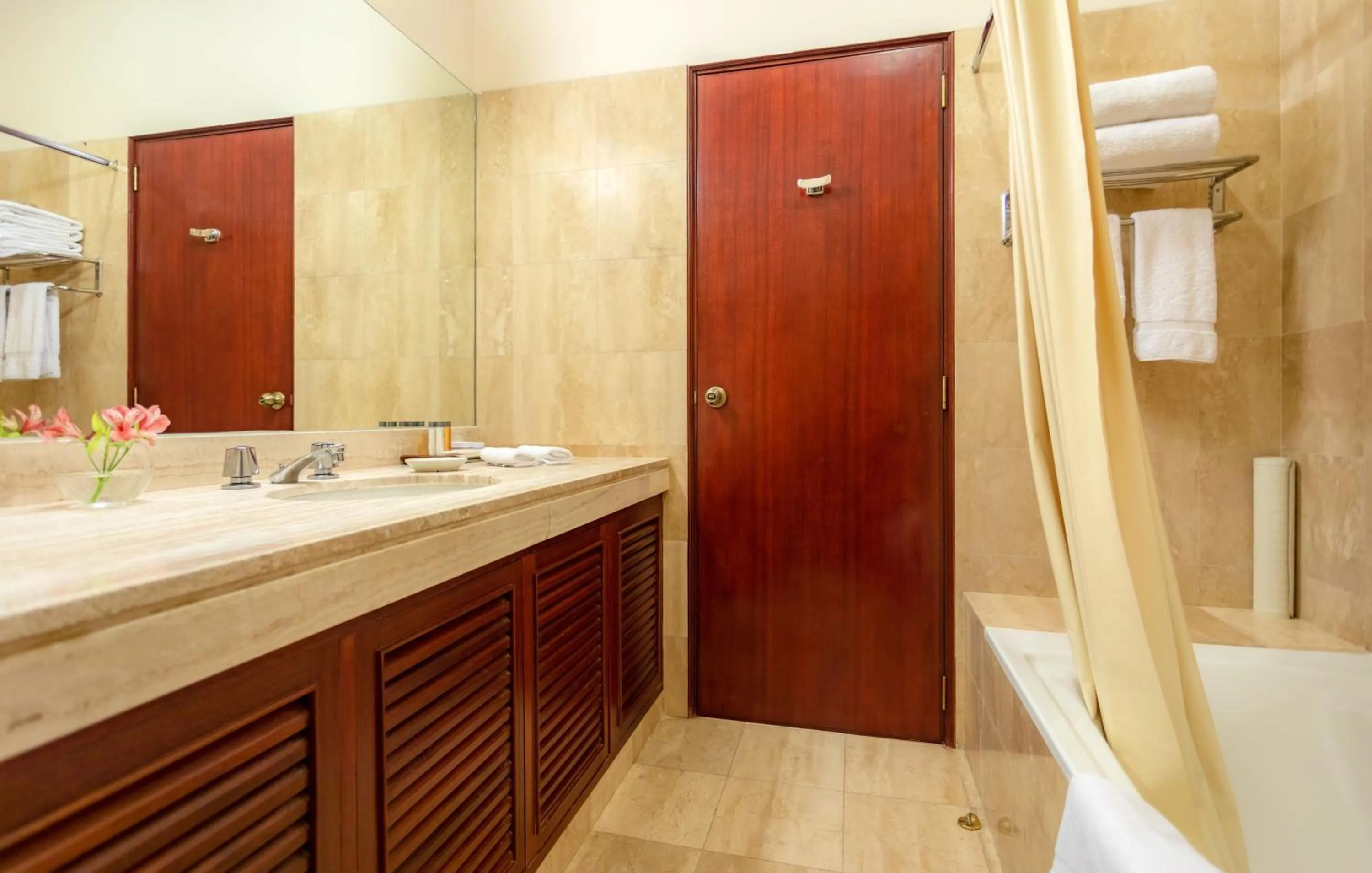 Bathroom in GHL Hotel Lago Titicaca