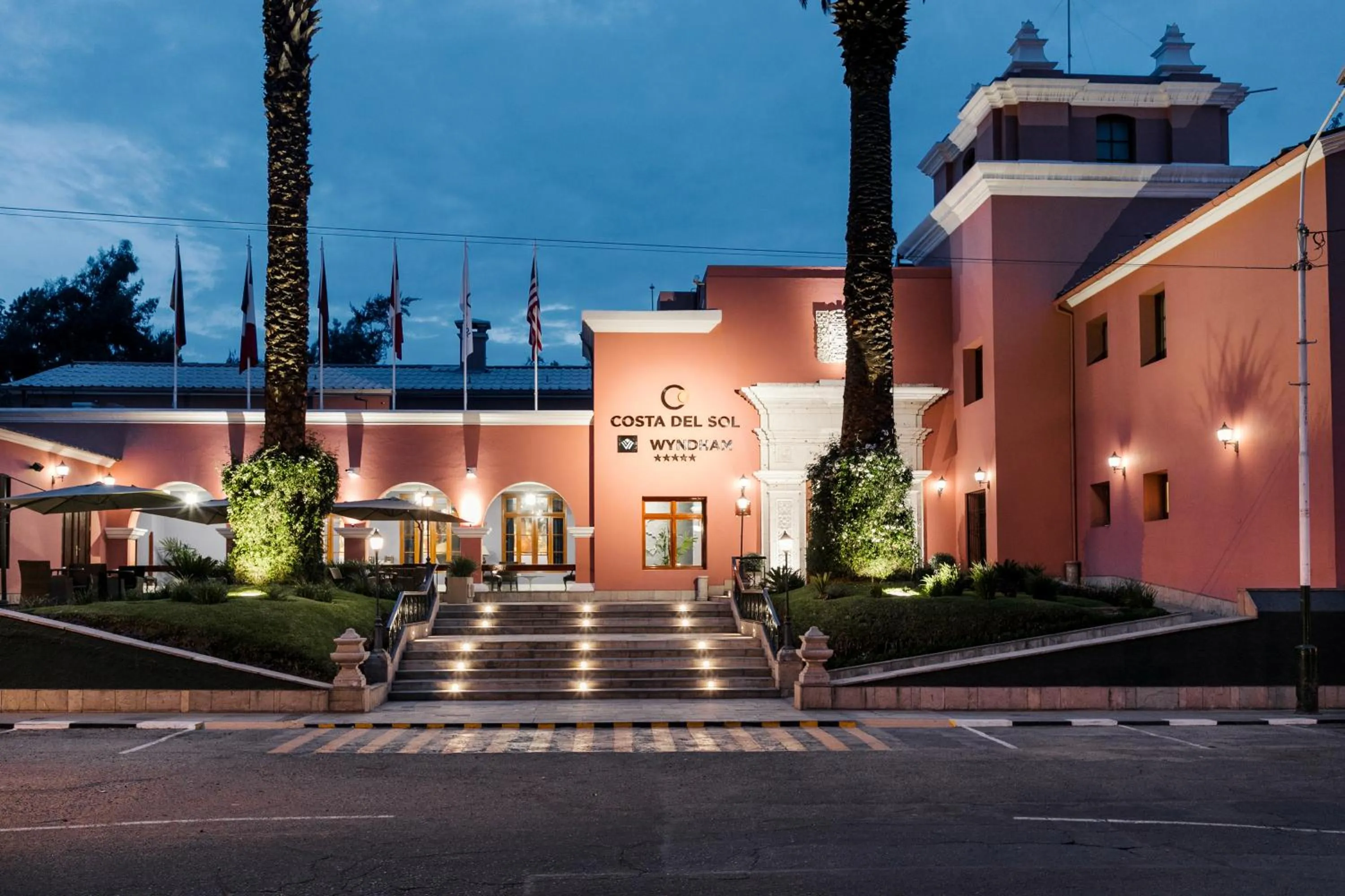 Facade/entrance in Wyndham Costa del Sol Arequipa