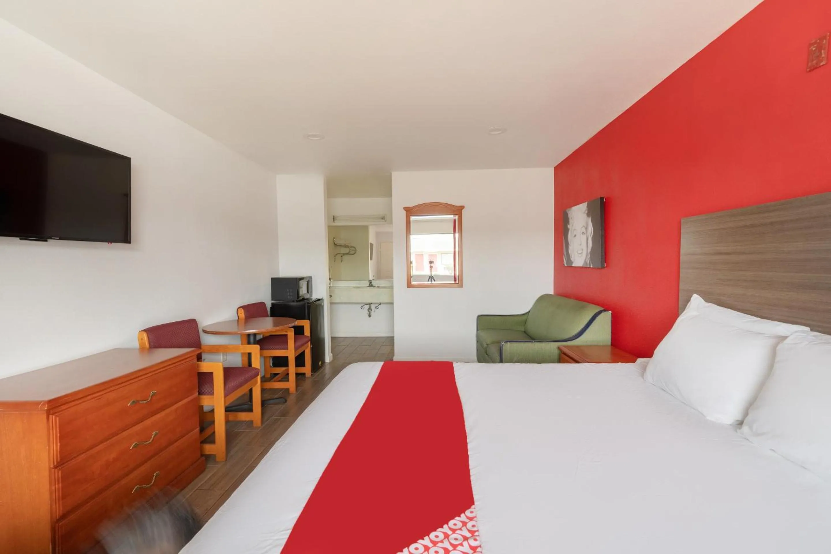 Bedroom, Bed in OYO Hotel San Antonio near AT&T Center