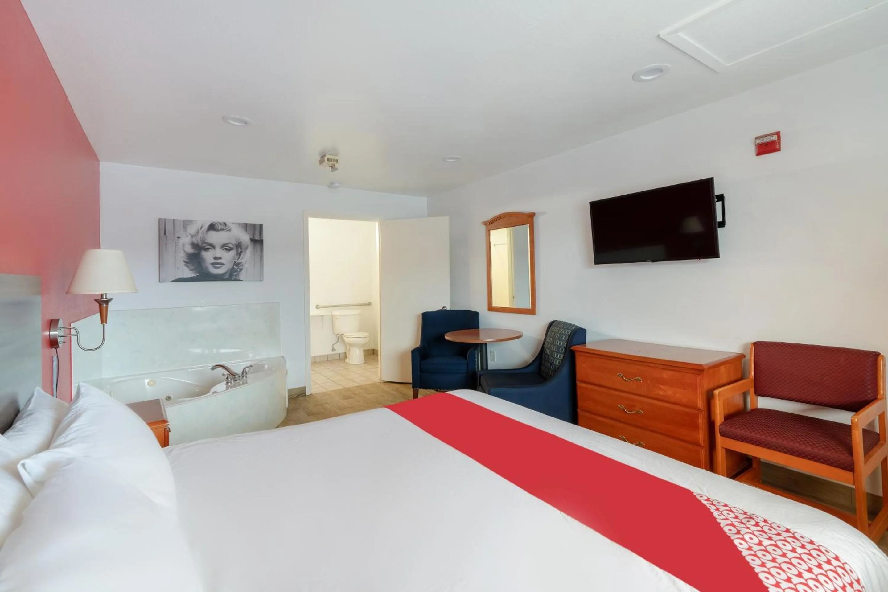 Bedroom, Bed in OYO Hotel San Antonio near AT&T Center