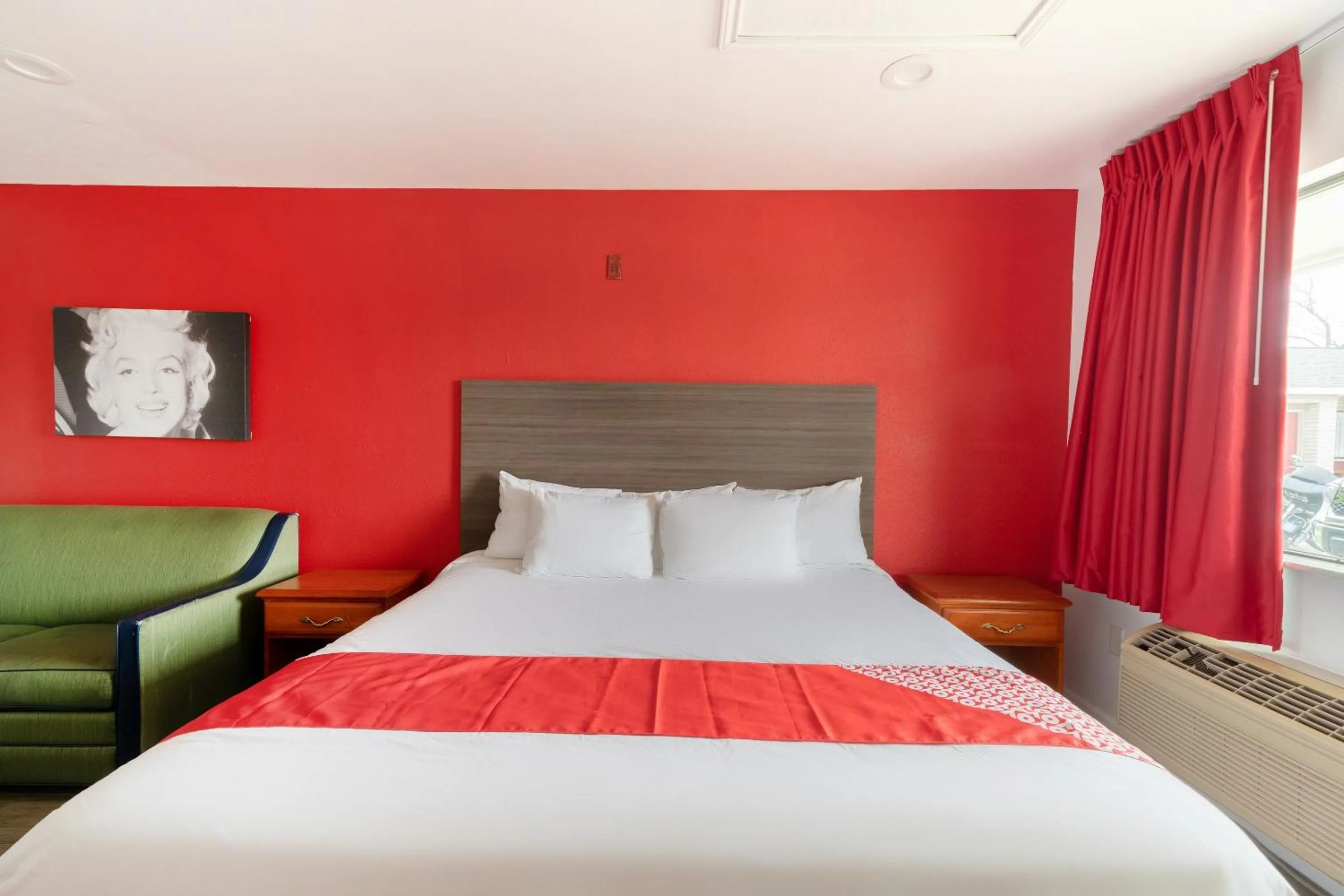 Bedroom, Bed in OYO Hotel San Antonio near AT&T Center