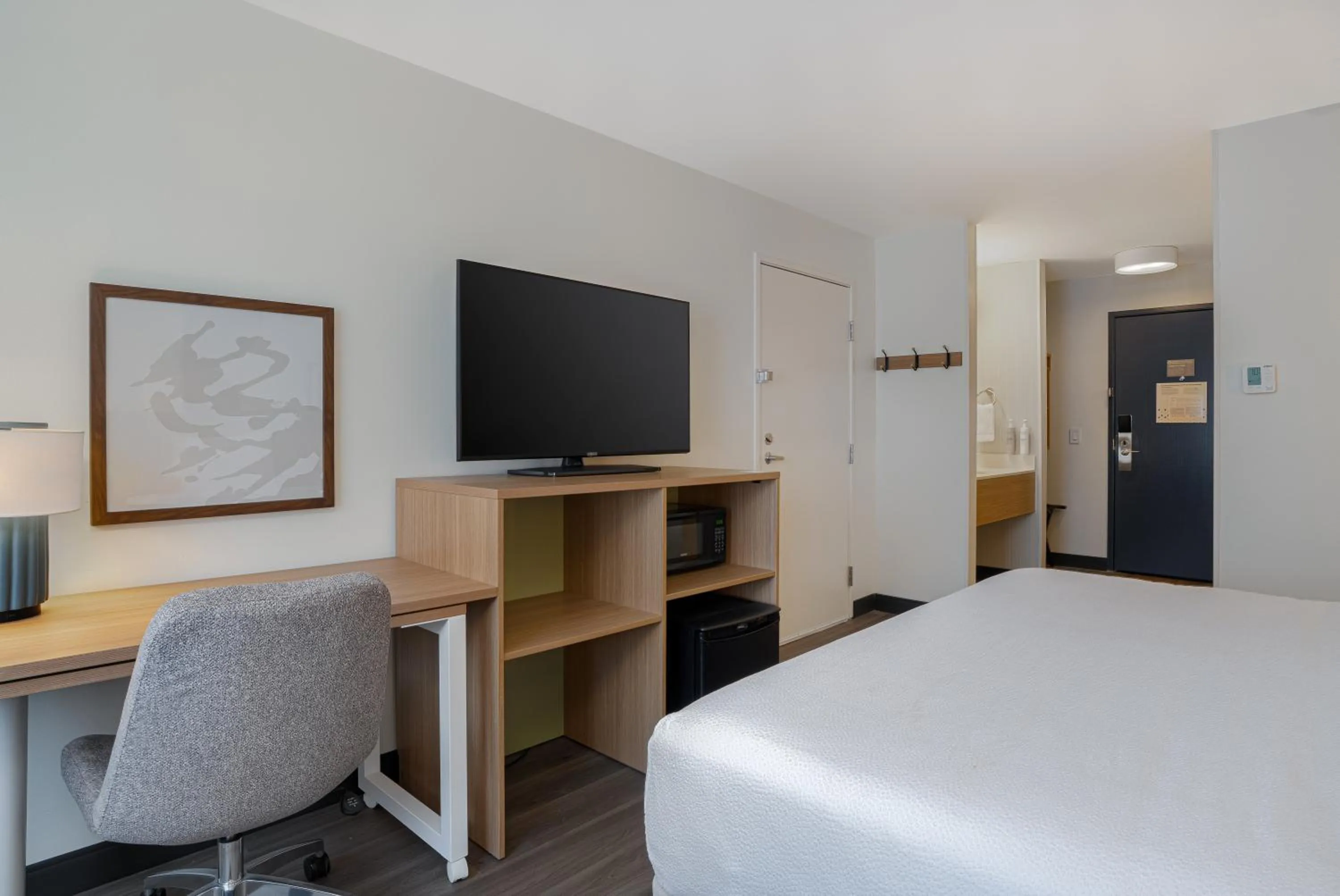 TV and multimedia, Bed in Spark by Hilton West Coxsackie
