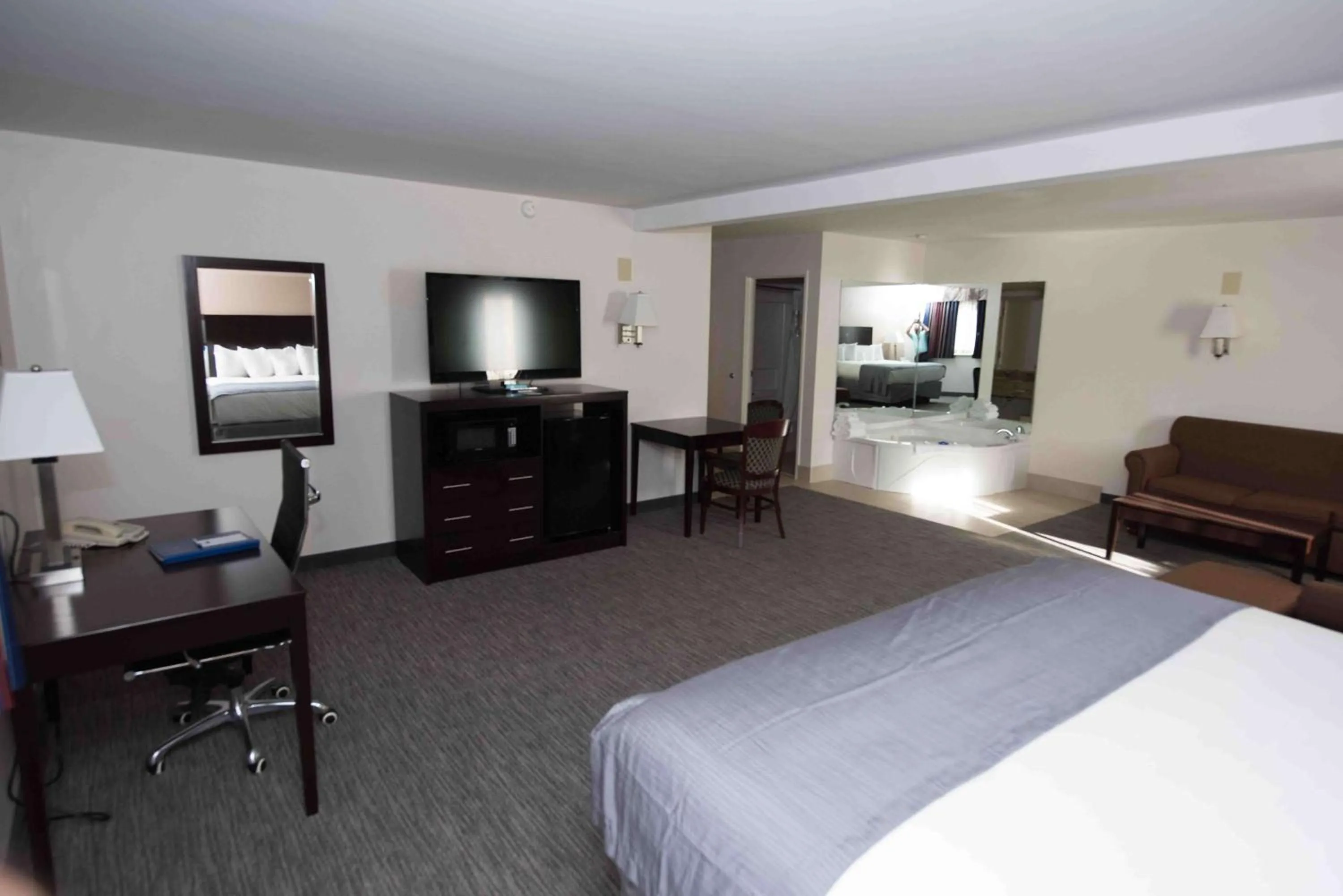 Photo of the whole room in Best Western New Baltimore Inn