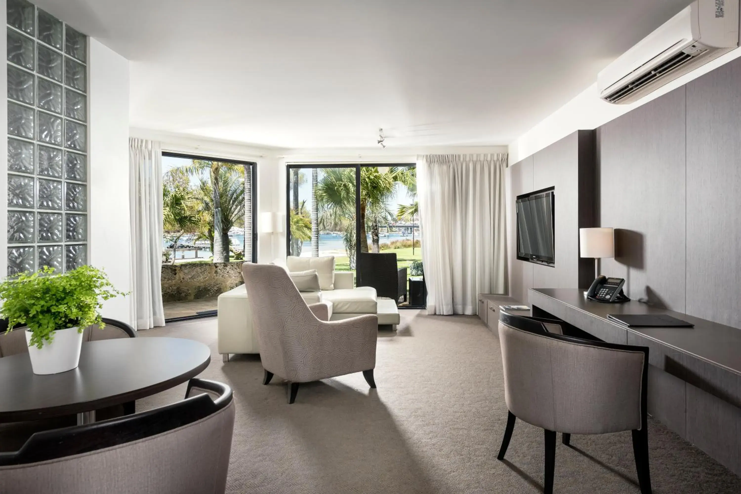 King Suite in Pier 21 Riverside Apartment Hotel King Suite in Pier 21 Riverside Apartment Hotel