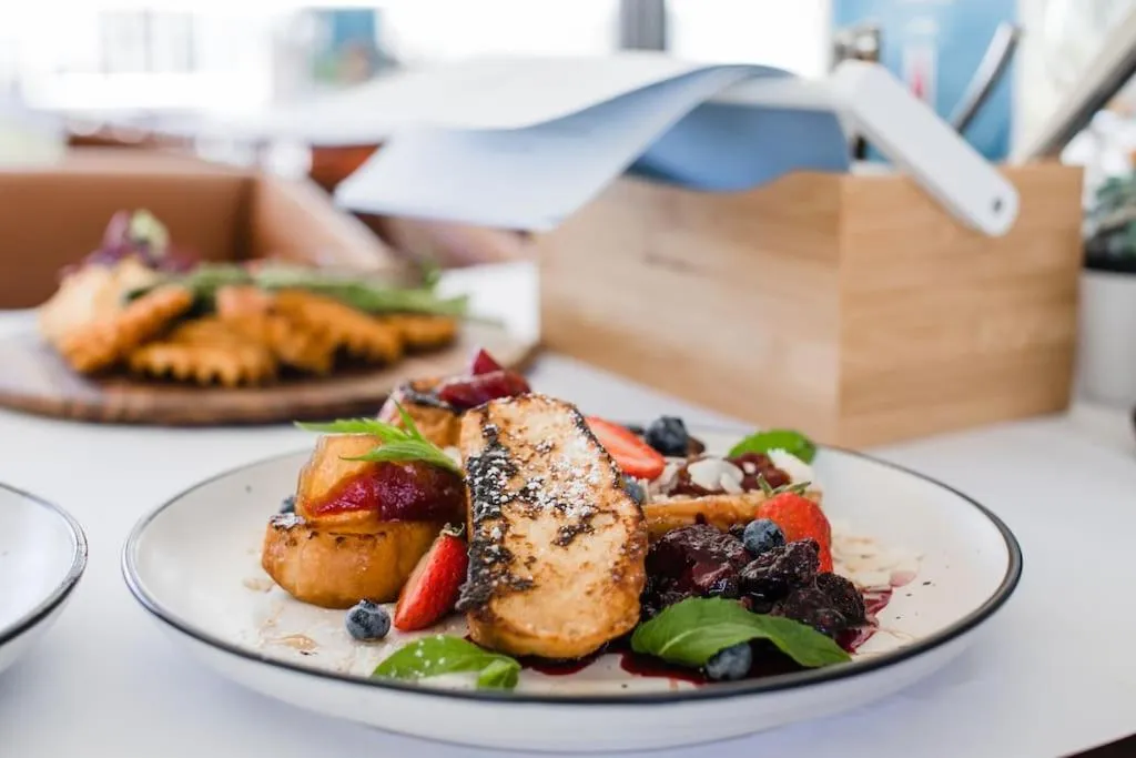 Breakfast in Pier 21 Riverside Apartment Hotel