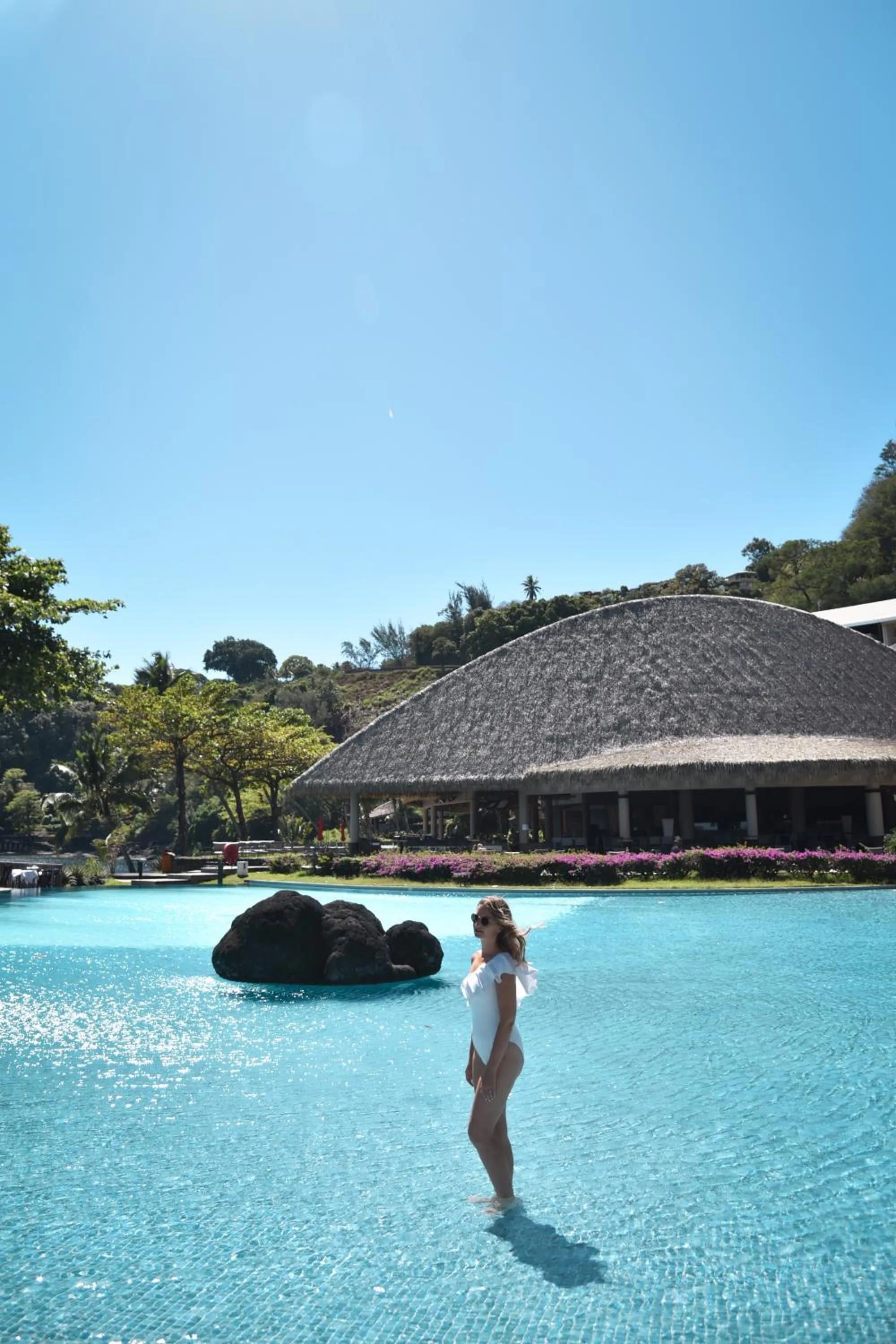 Swimming pool in Le Tahiti by Pearl Resorts