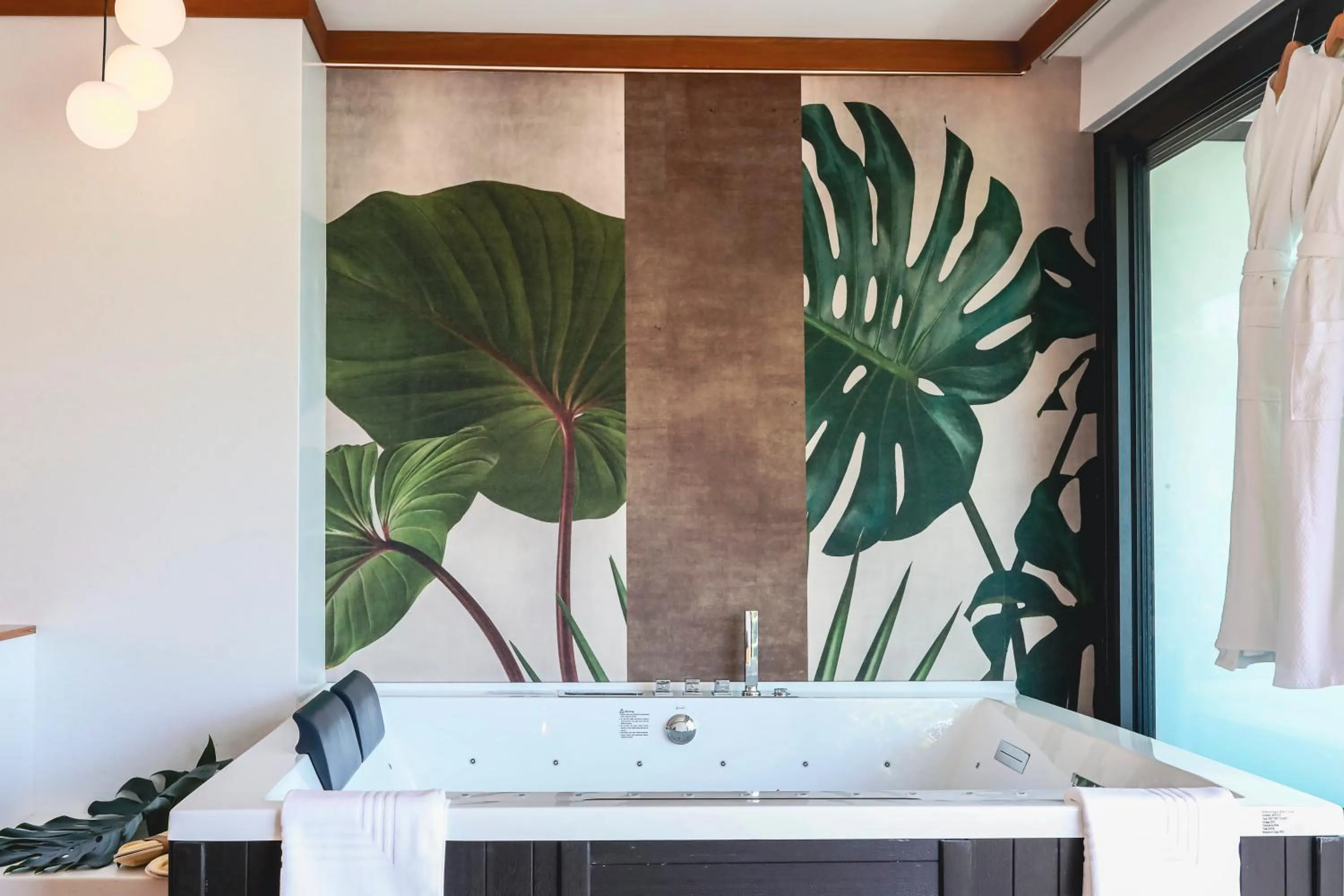 Hot Tub in Le Tahiti by Pearl Resorts