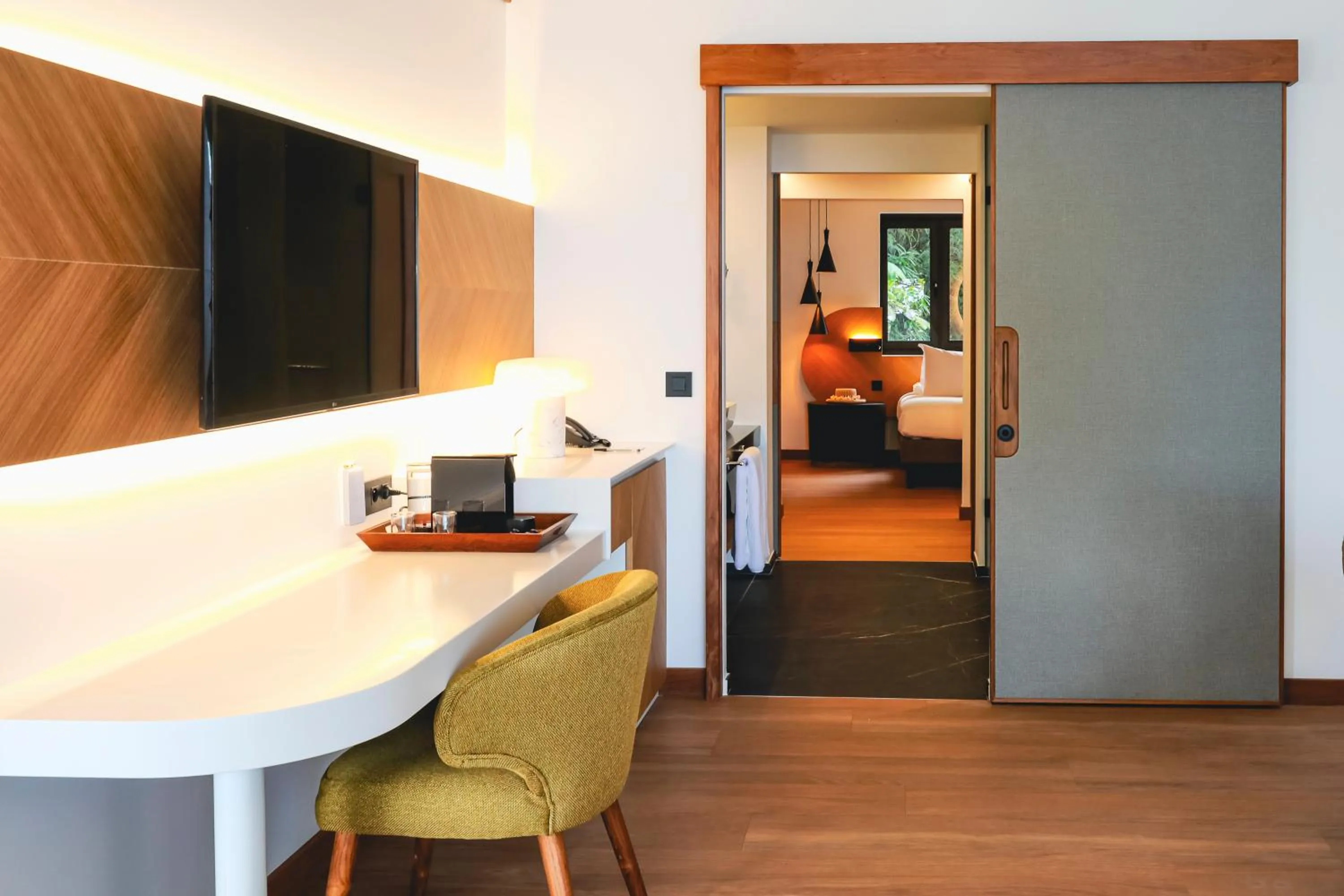 TV and multimedia in Le Tahiti by Pearl Resorts