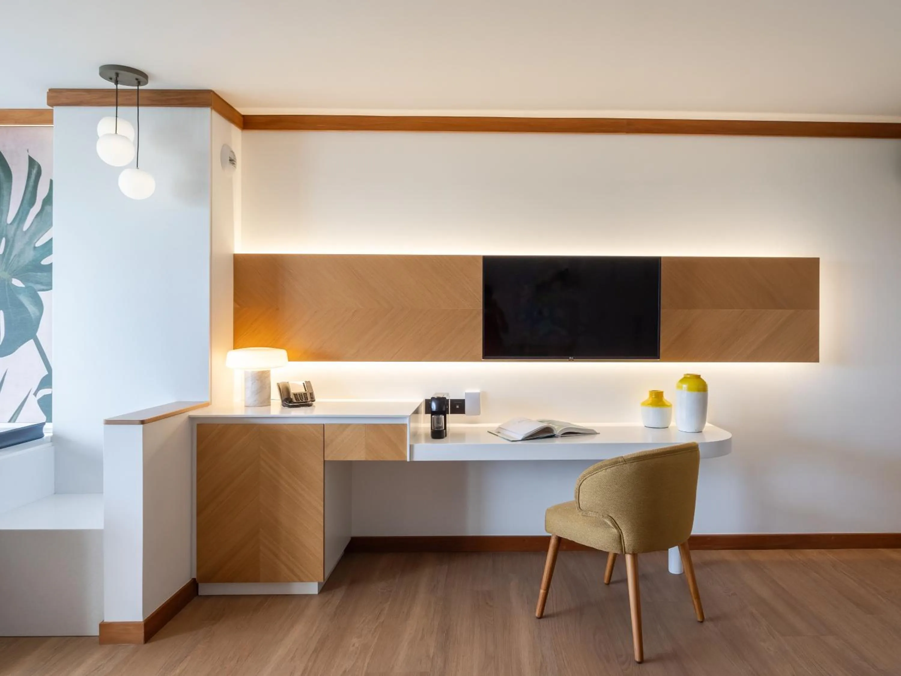 Coffee/tea facilities in Le Tahiti by Pearl Resorts