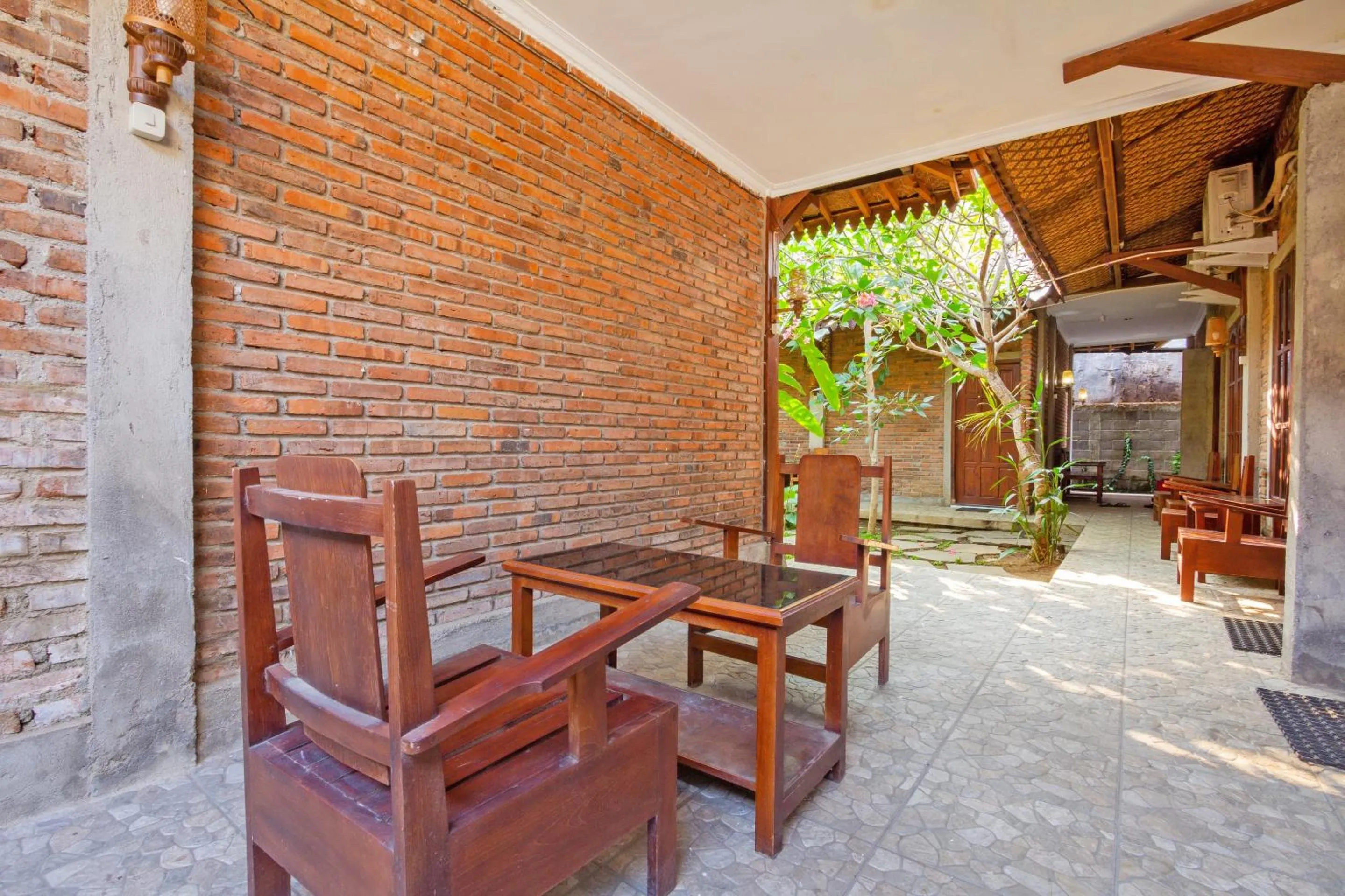 Lobby or reception in Hotel O Abhaya Mudra Homestay