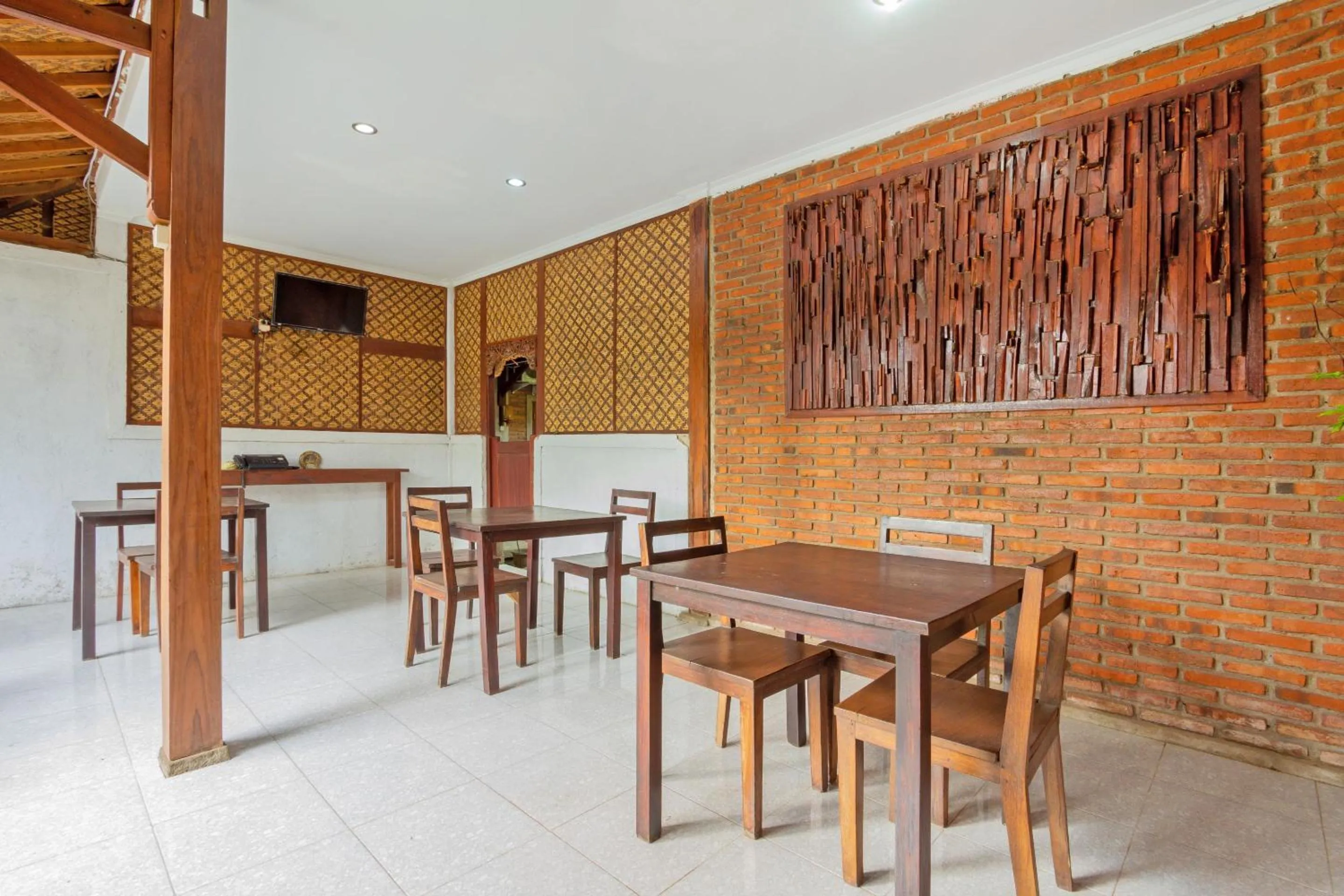 Lobby or reception in Hotel O Abhaya Mudra Homestay