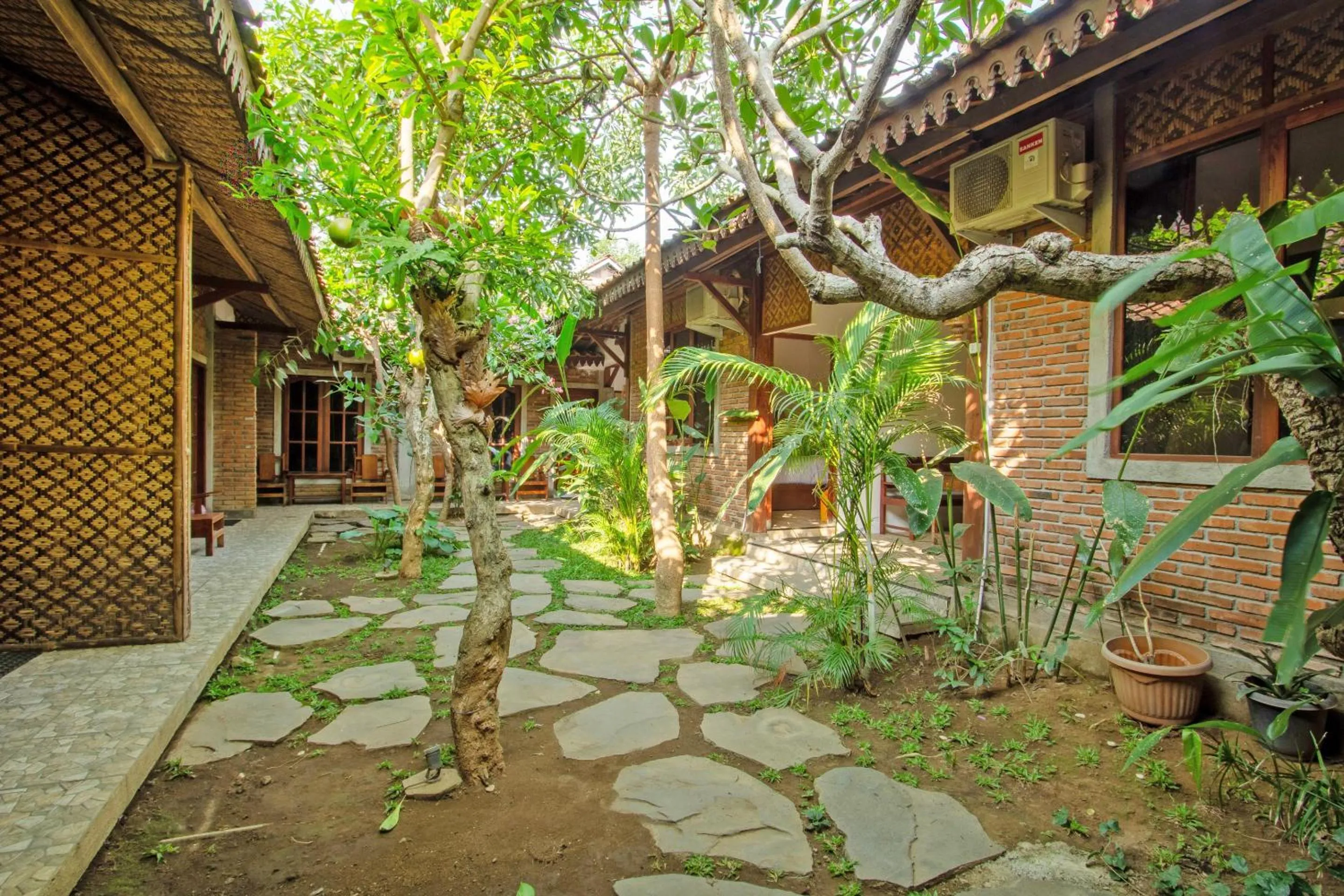 Lobby or reception in Hotel O Abhaya Mudra Homestay