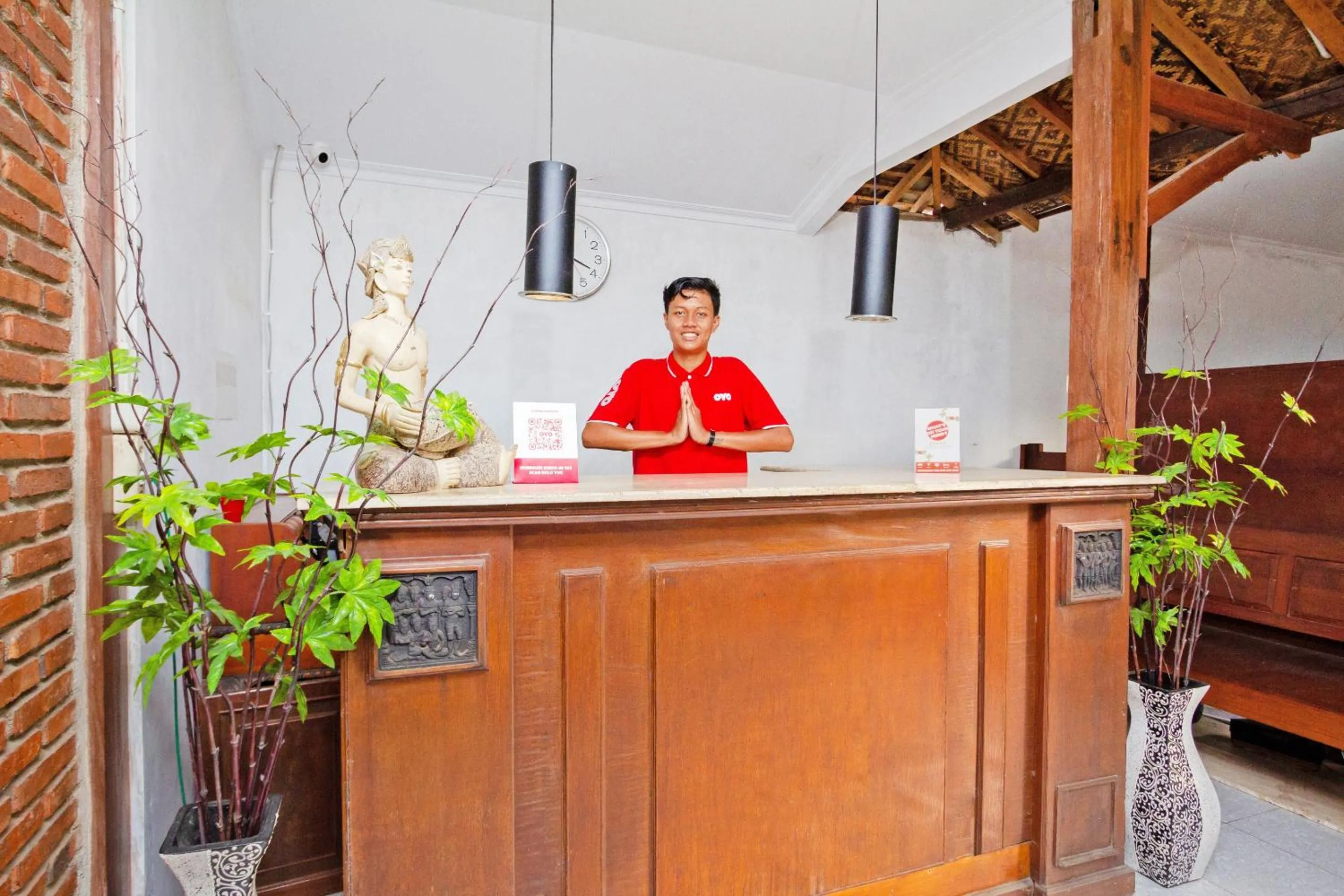 Lobby or reception in Hotel O Abhaya Mudra Homestay