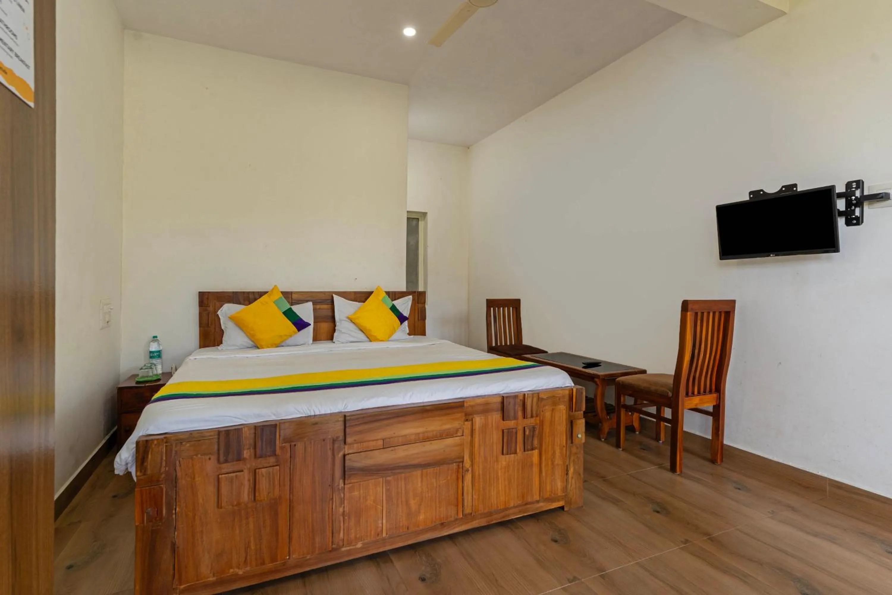 Bedroom, Bed in Itsy Hotels Jammabane Cottage, 5 Minutes To Mountain View Coffee Plantation