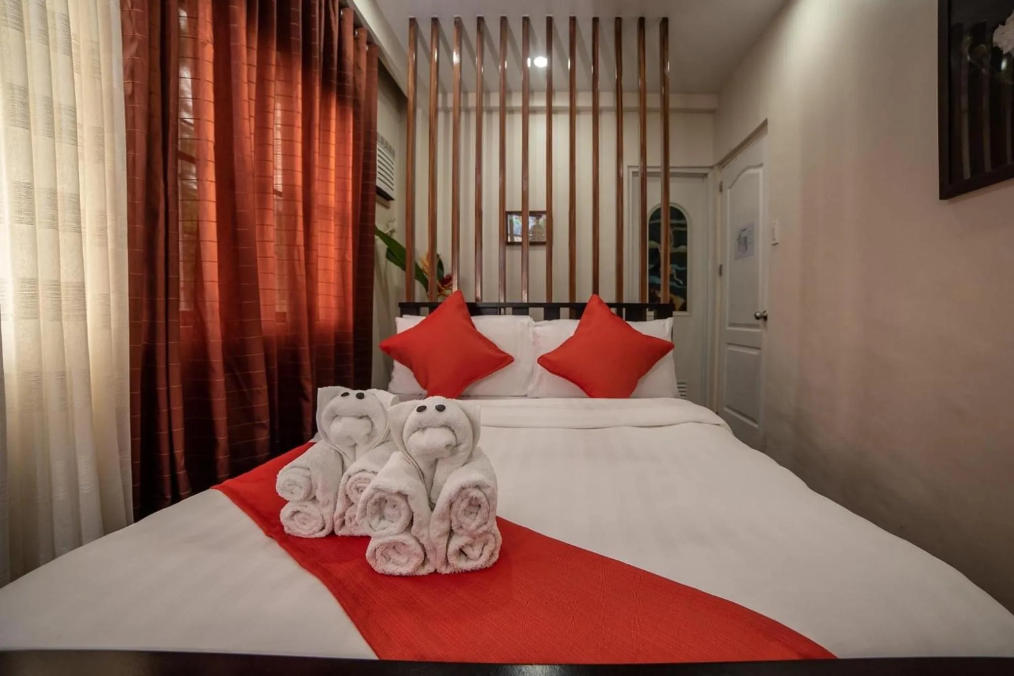 Bed in Amboy Hometel