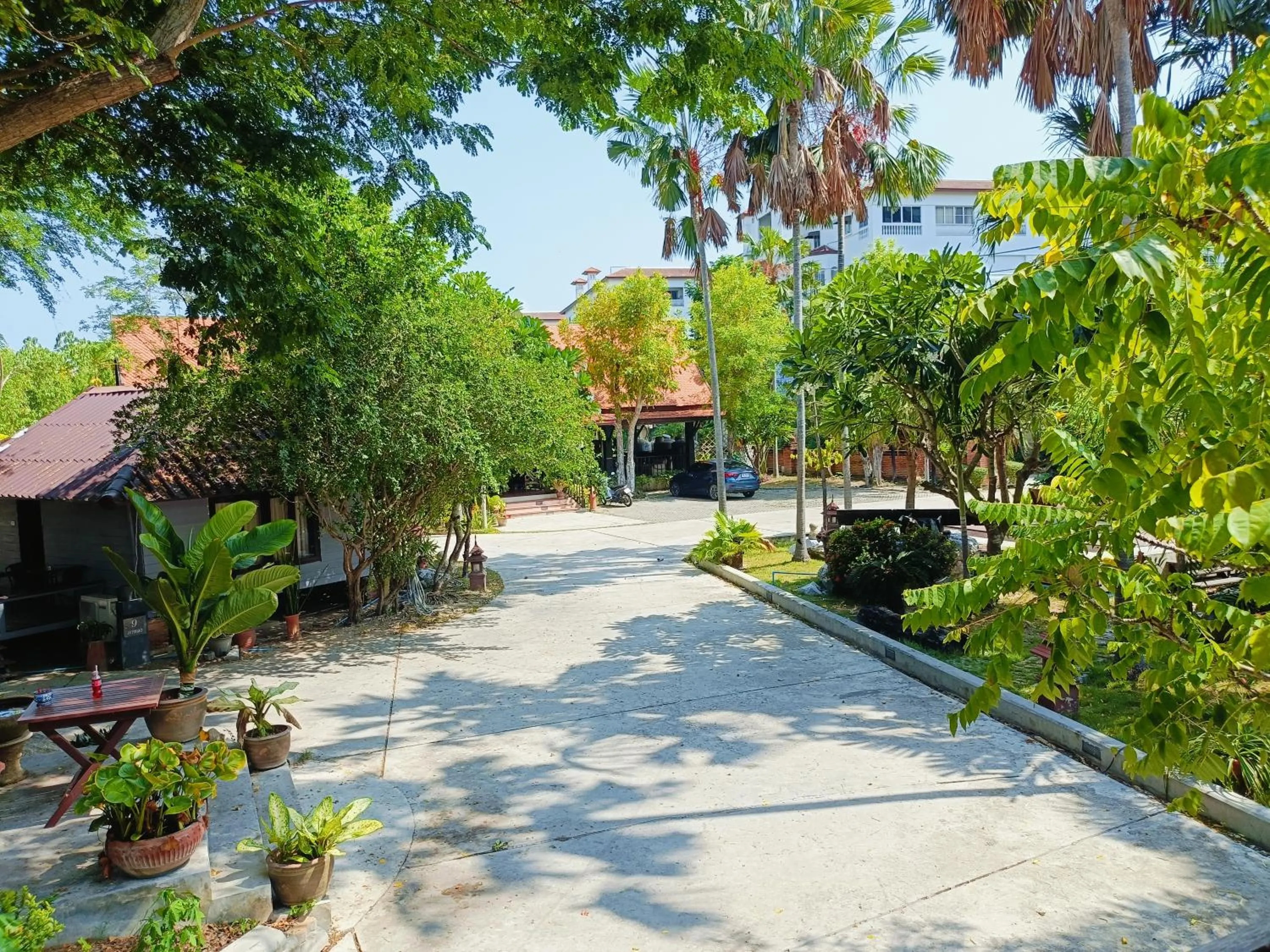 Garden view in Inrawadee Resort