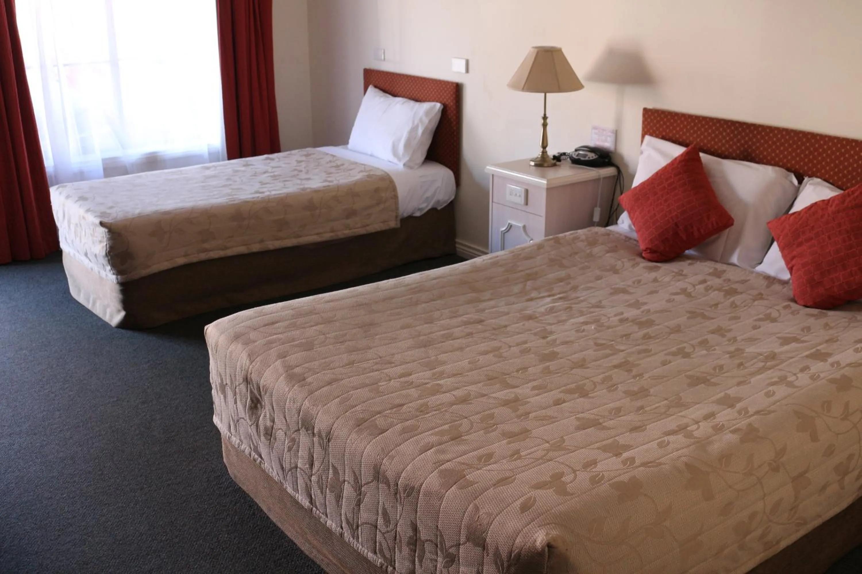 Bed in Bendigo Haymarket Motor Inn