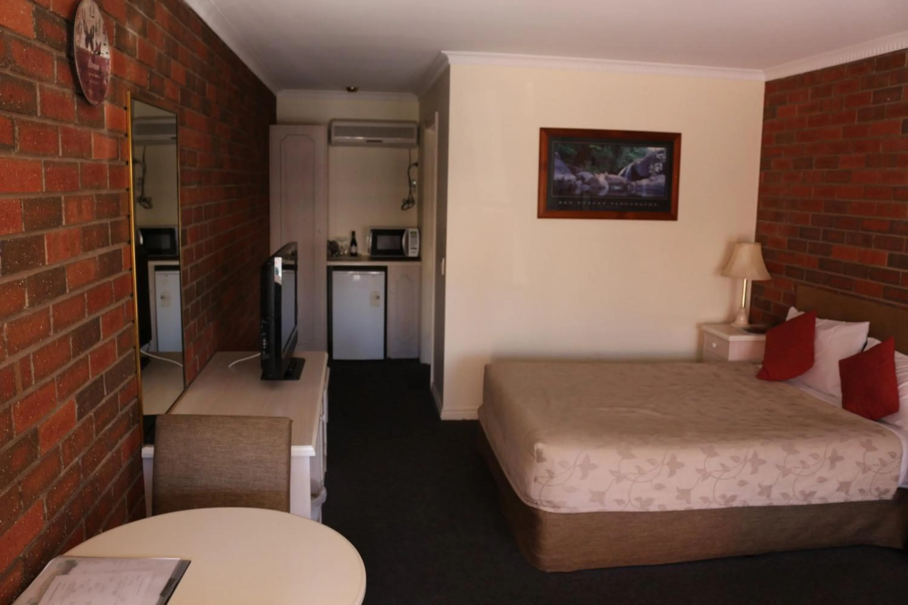 Photo of the whole room in Bendigo Haymarket Motor Inn