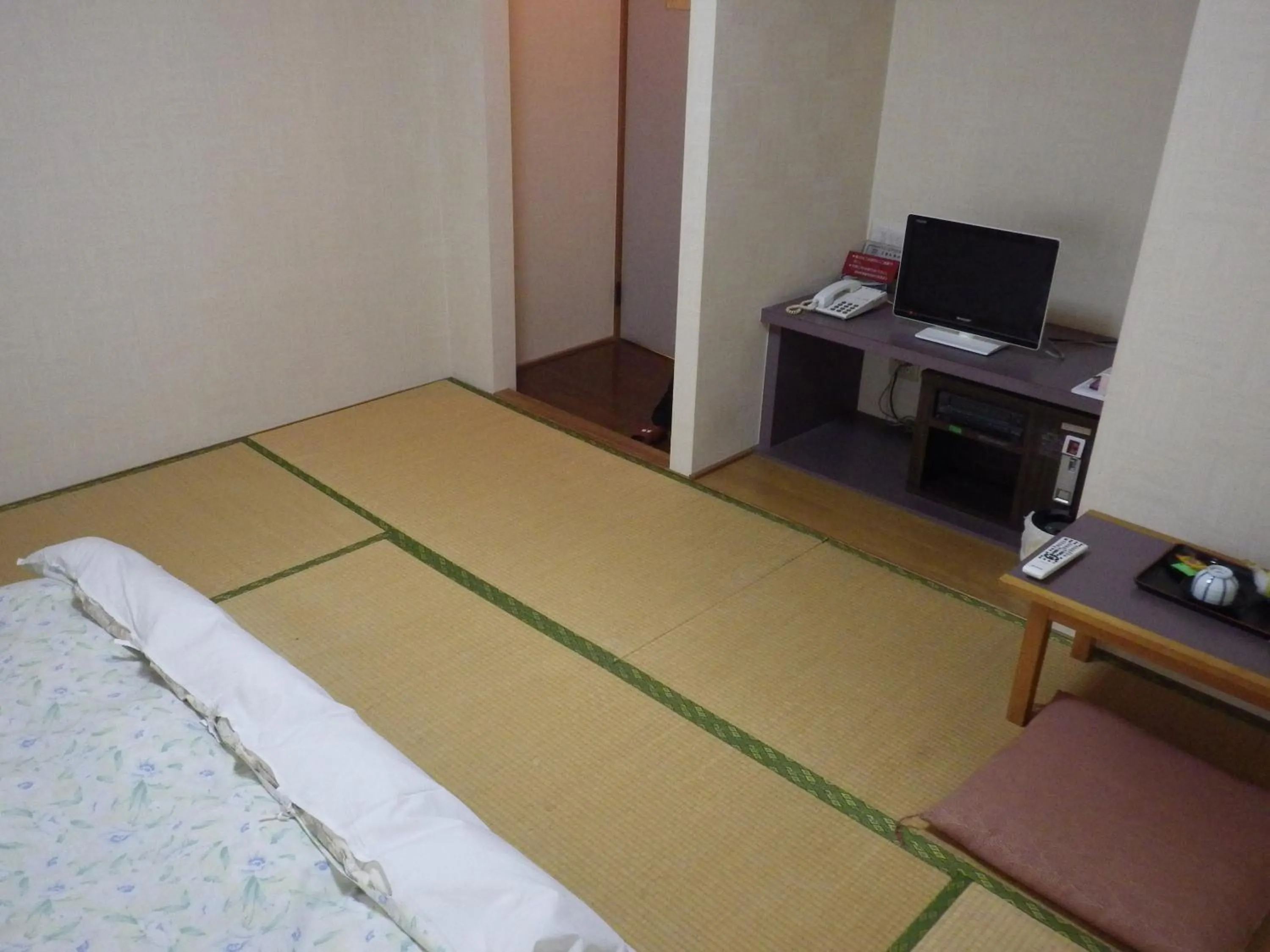 Photo of the whole room in Uokagi Ryokan