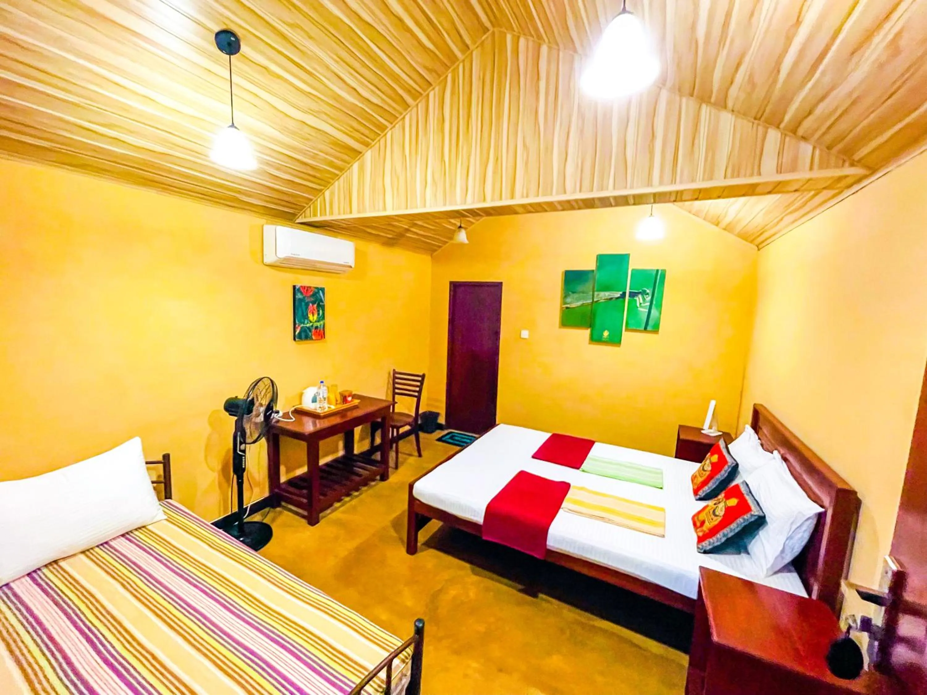 Bed in Hotel Niyagala Lodge Sigiriya