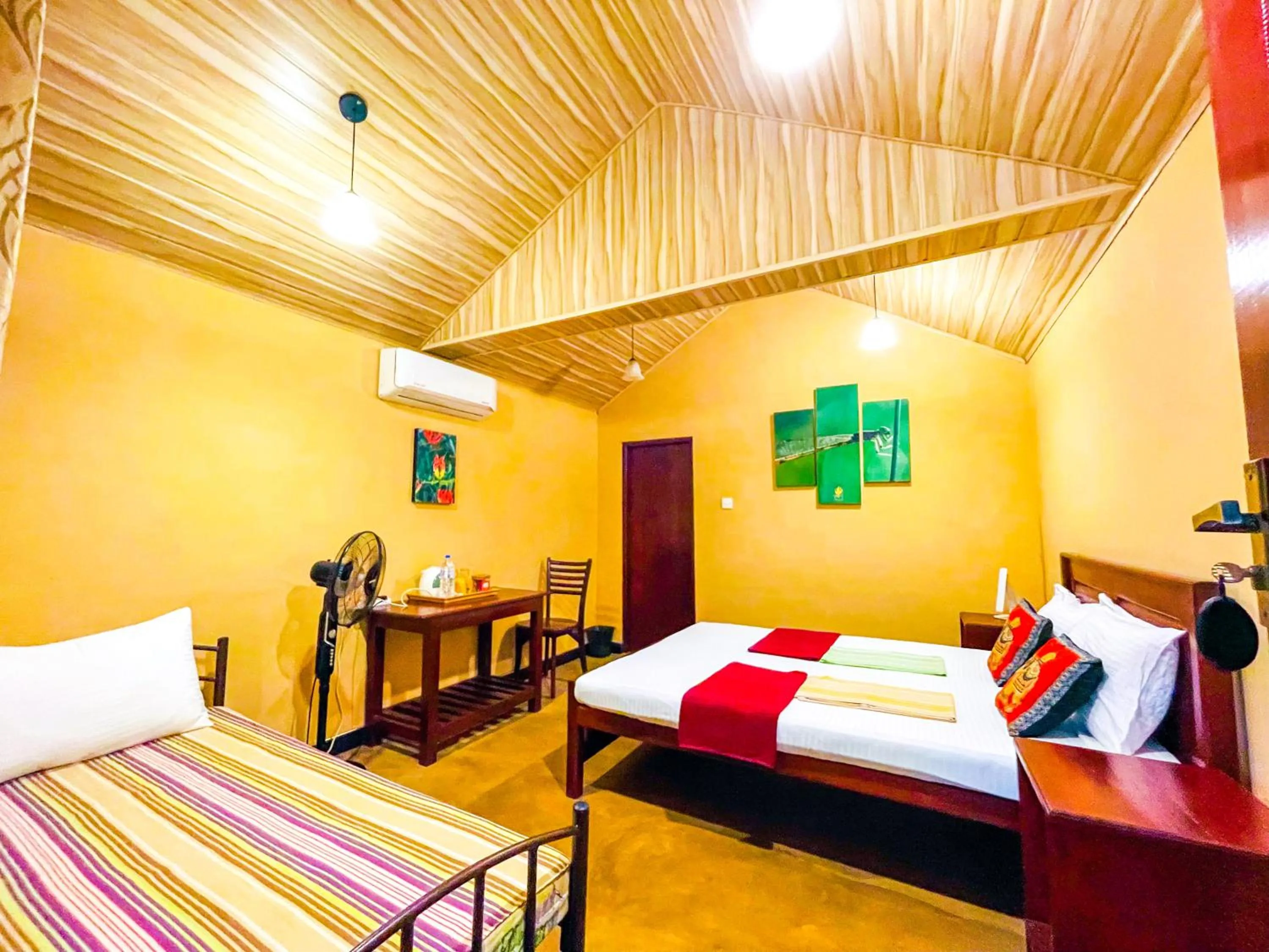 Bed in Hotel Niyagala Lodge Sigiriya