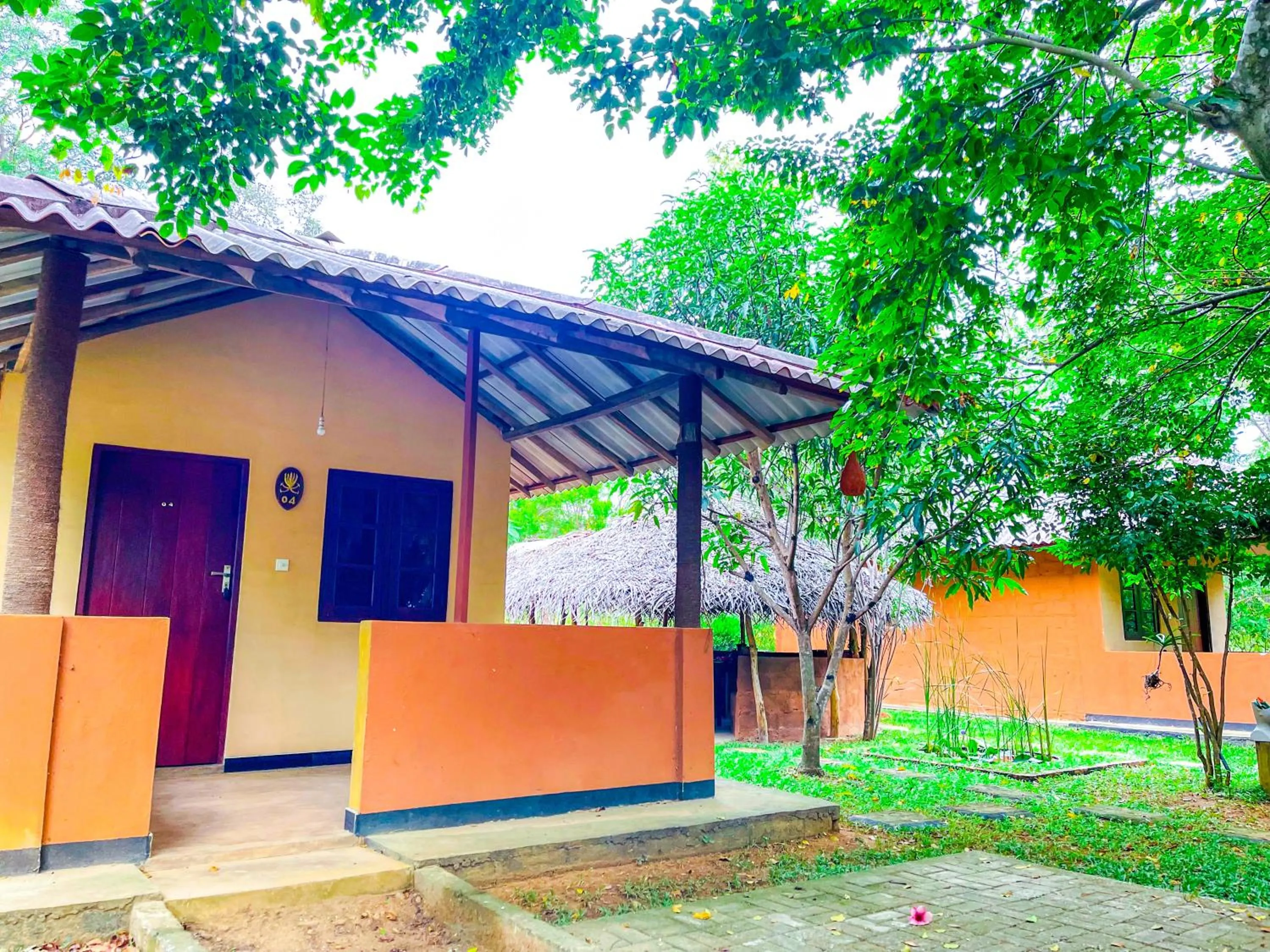 Property building in Hotel Niyagala Lodge Sigiriya
