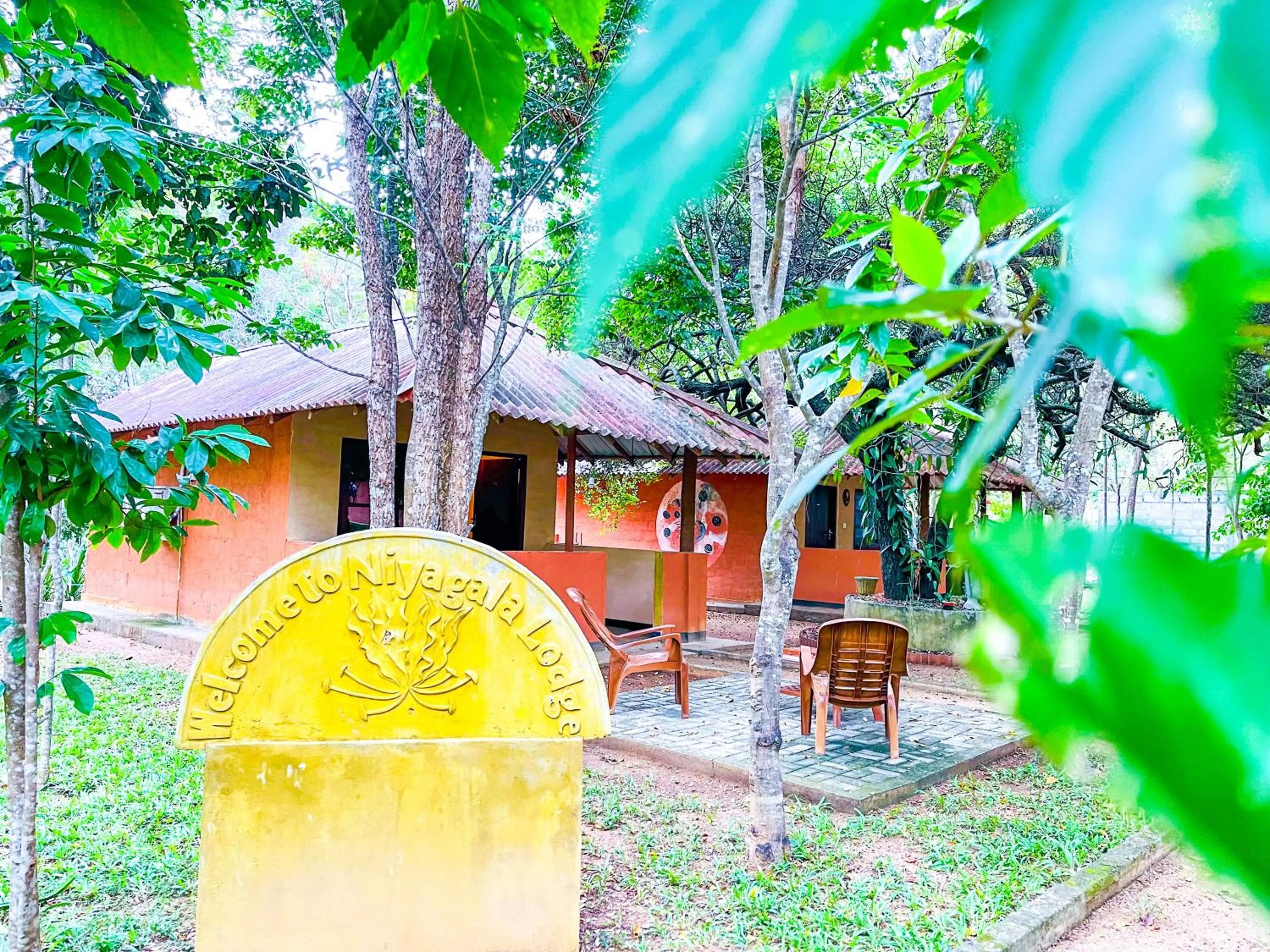 Property building in Hotel Niyagala Lodge Sigiriya