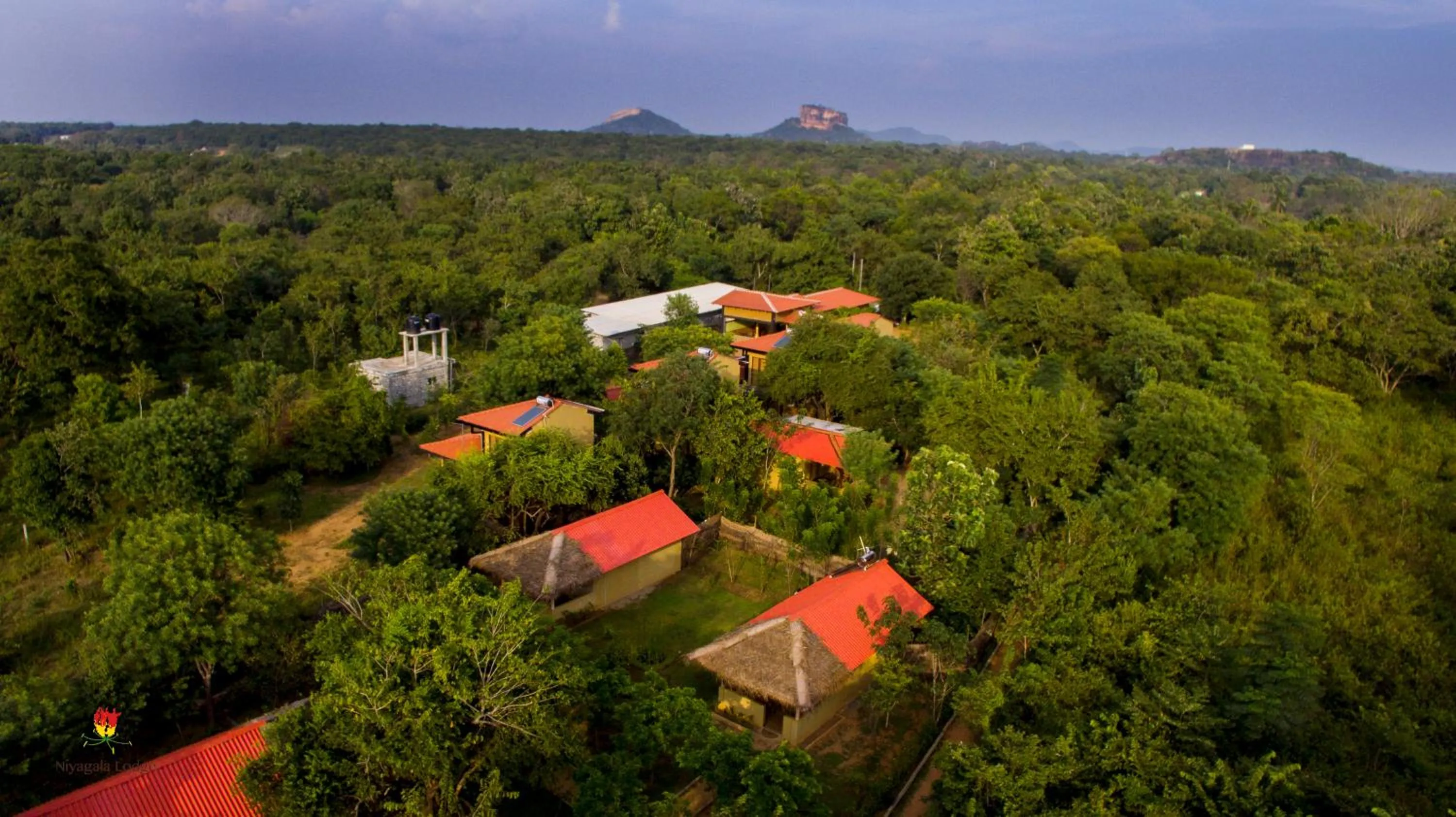 Property building in Hotel Niyagala Lodge Sigiriya