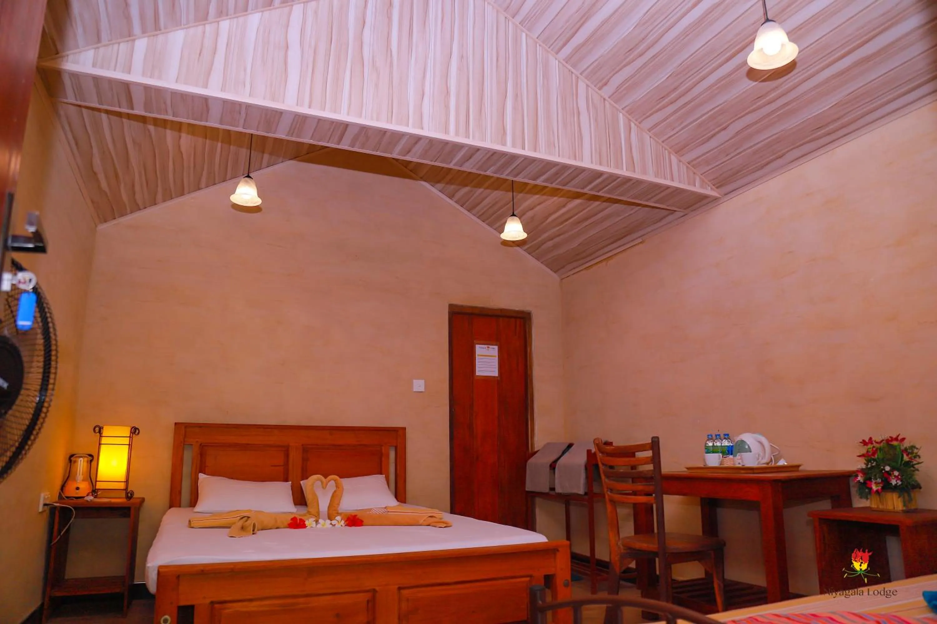 Bed in Hotel Niyagala Lodge Sigiriya