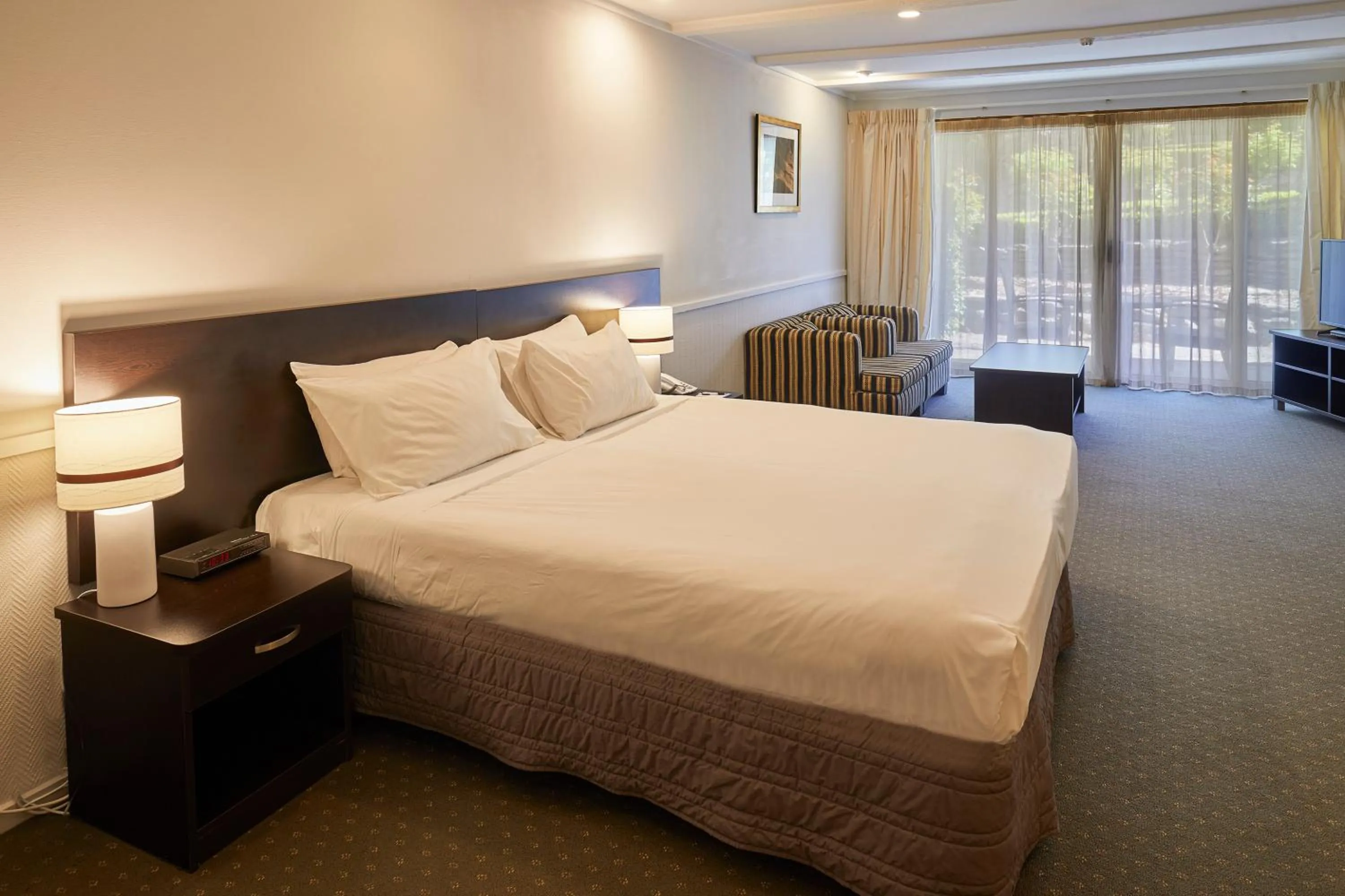 Bedroom in Nugget Point Hotel