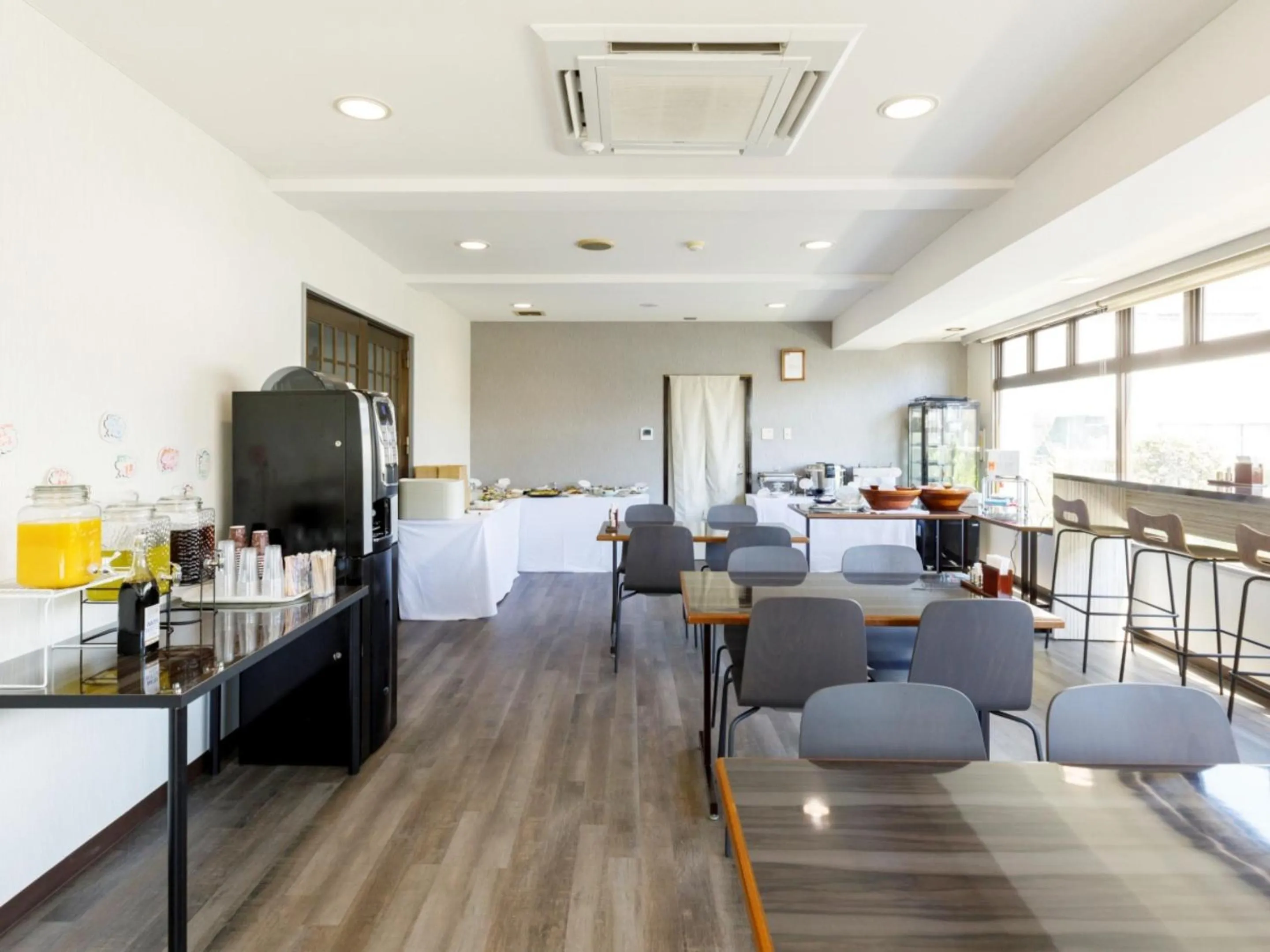 Restaurant/places to eat in Miyazaki Lions Hotel