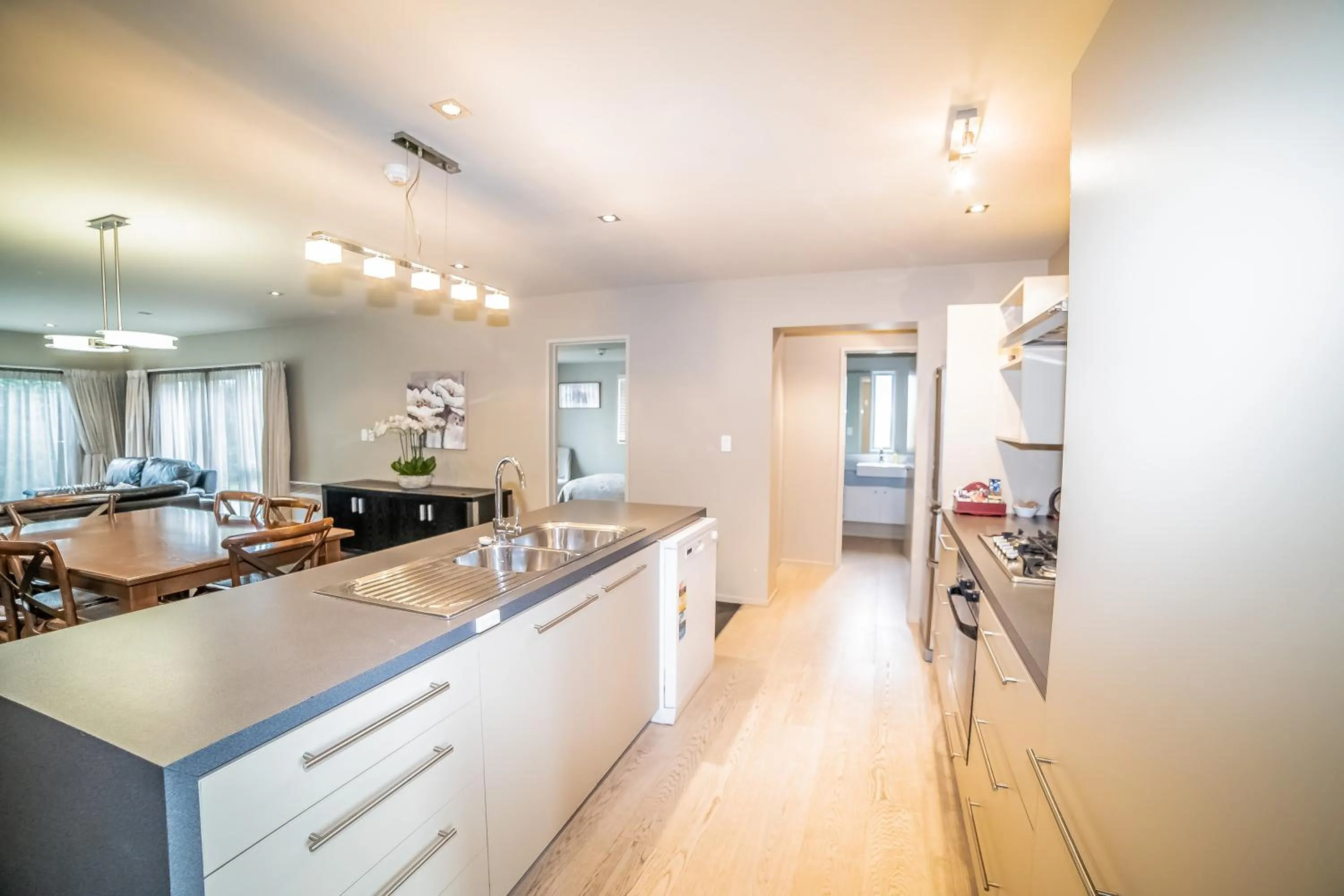 Kitchen or kitchenette in Airport Christchurch Motel