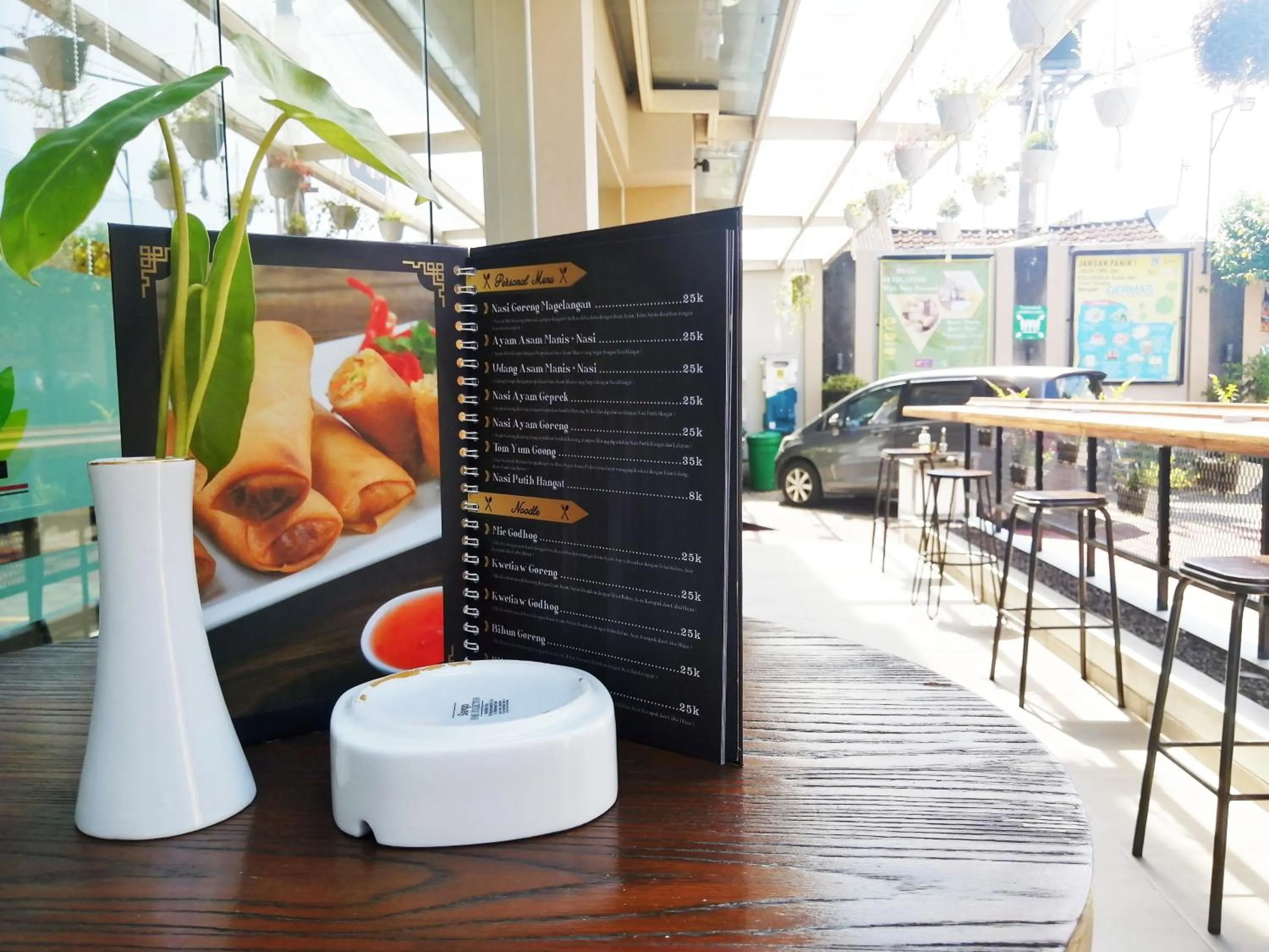 Restaurant/places to eat in DOM Hotel Jogja