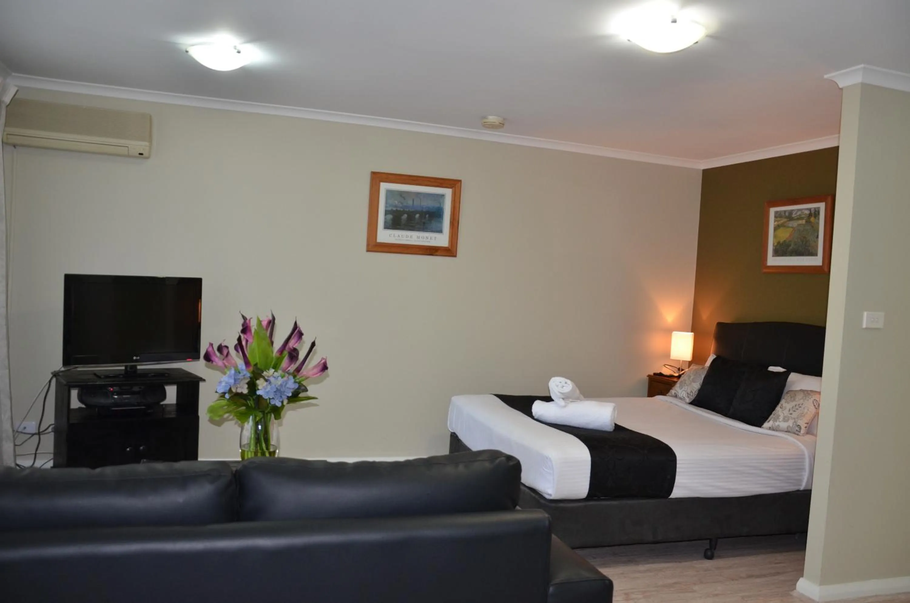 Bed in Napoleon On Kent