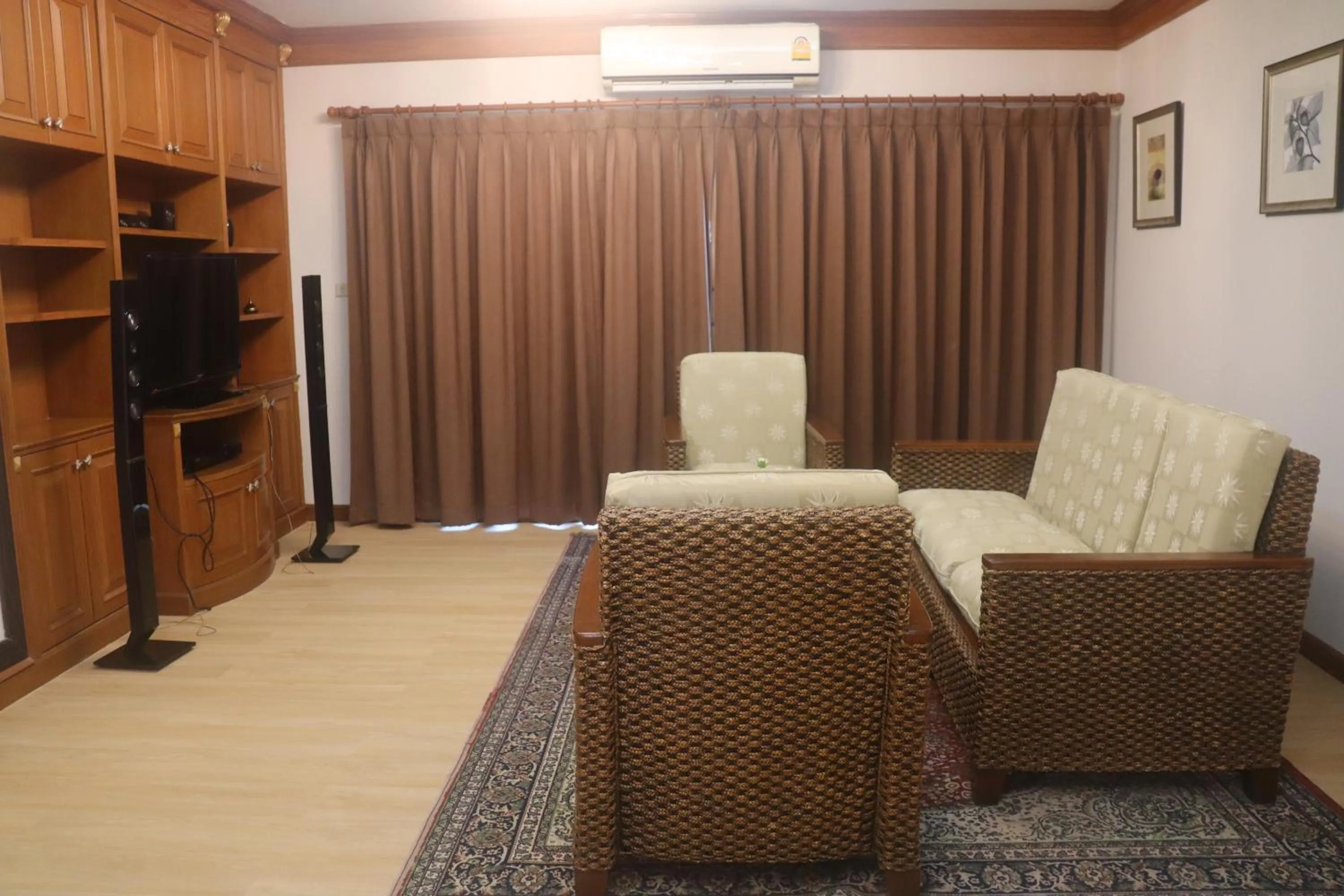Communal lounge/ TV room in Inn House- SHA Extra Plus