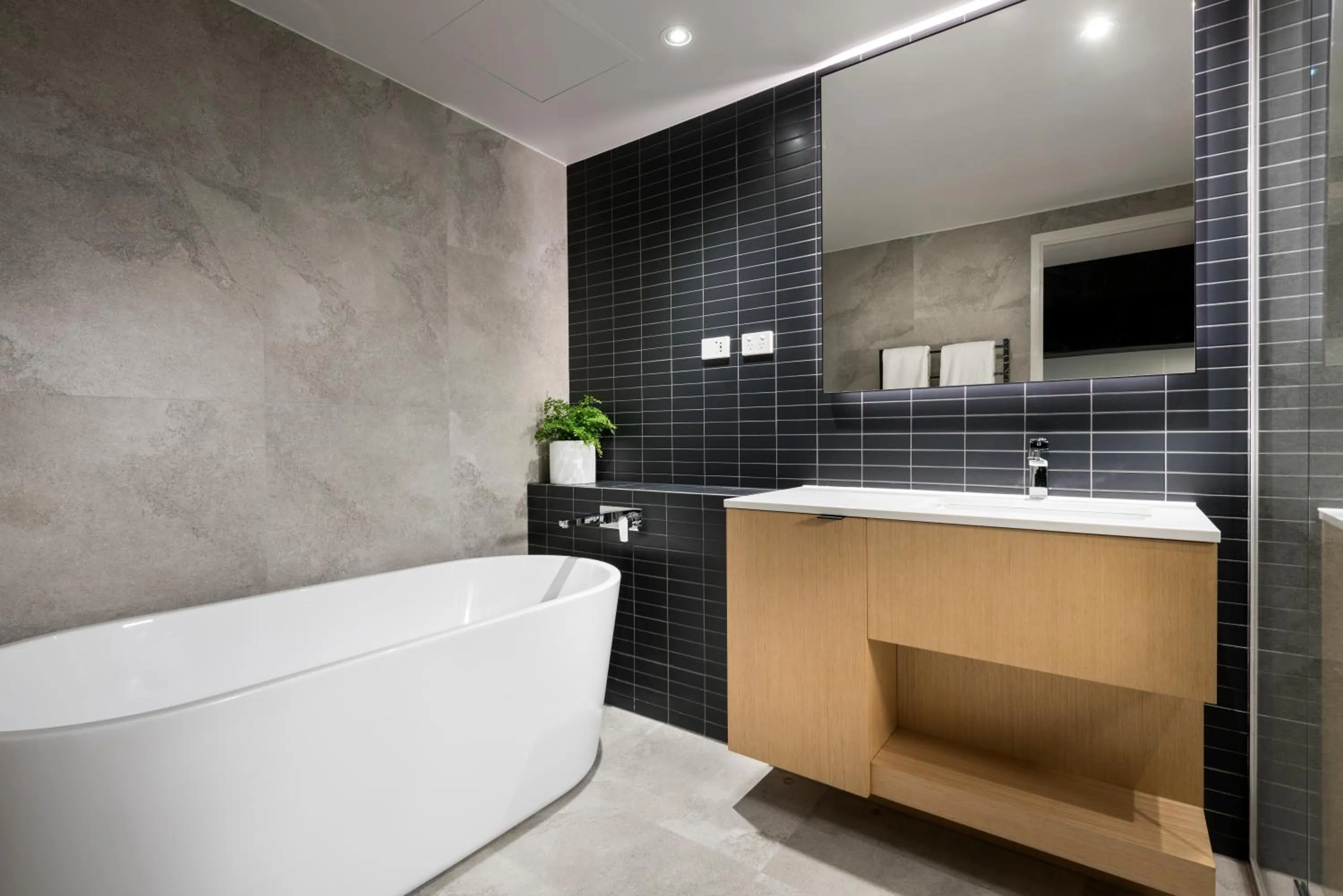 Shower in Tradewinds Hotel and Suites Fremantle