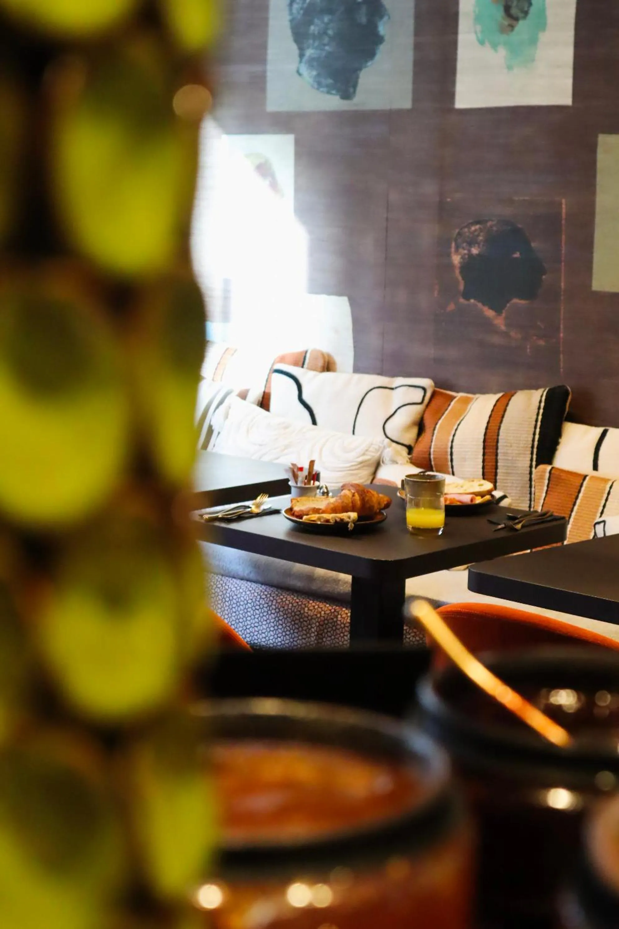 Communal lounge/ TV room in Boa Hotel - BW Signature Collection - Lille Centre Gares