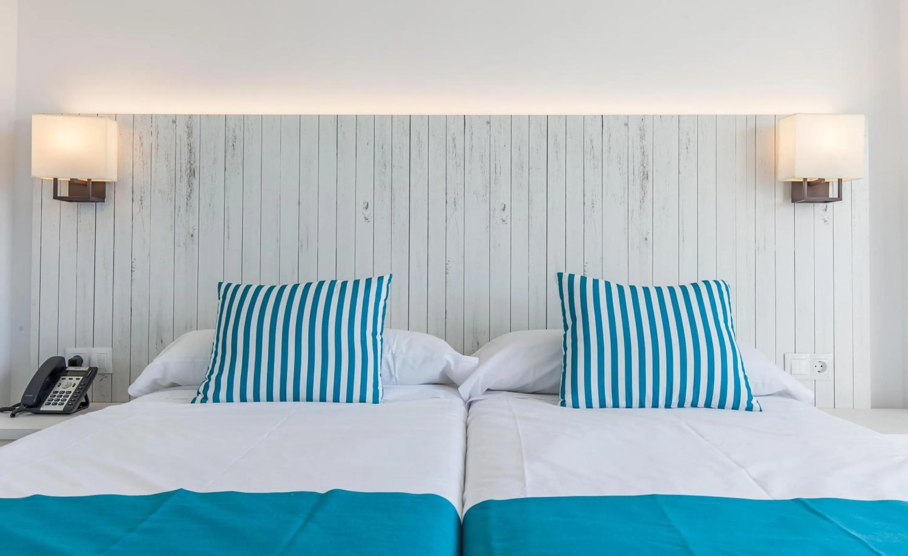 Photo of the whole room, Bed in BLUESEA Gran Playa