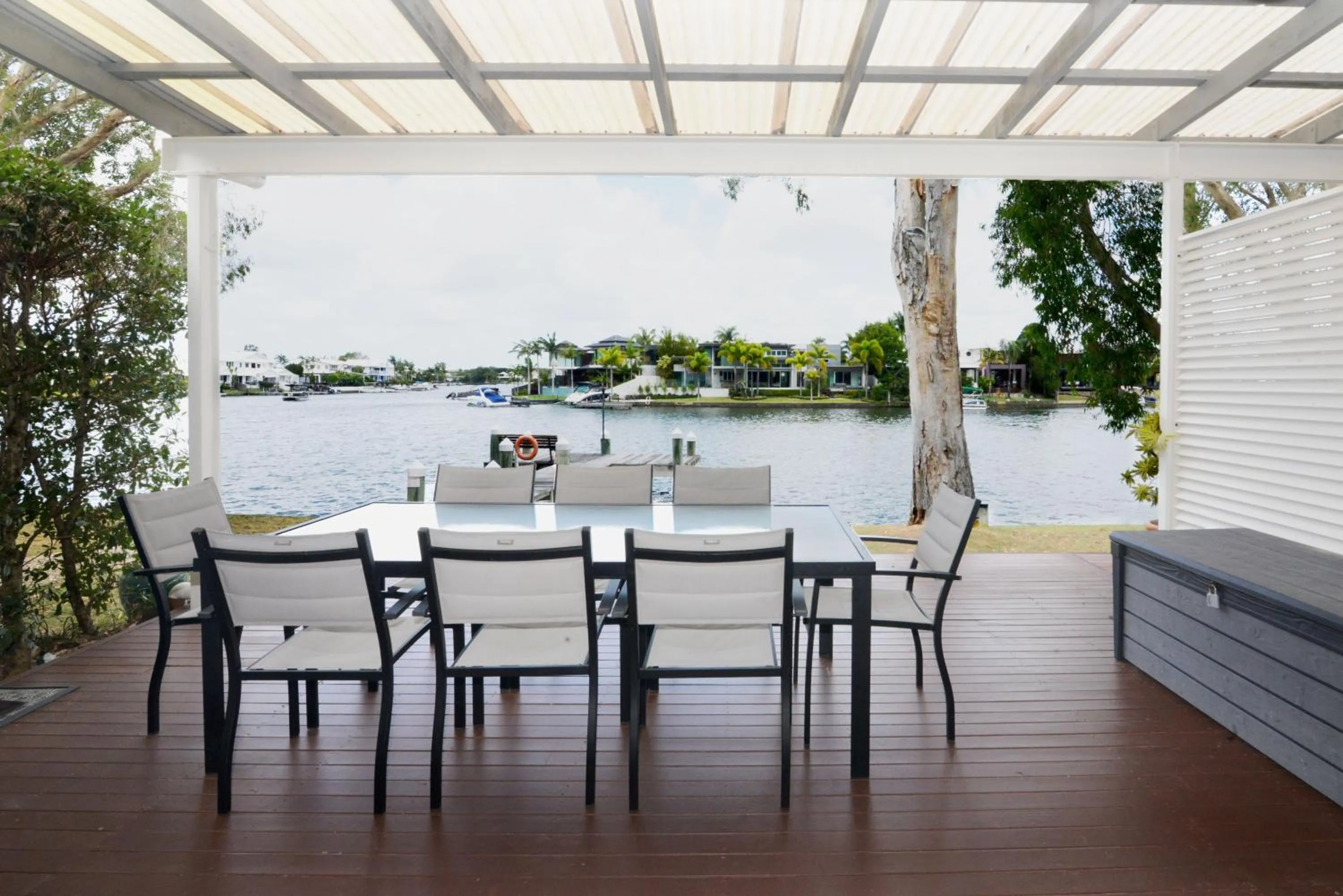 Day in Noosa Entrance Waterfront Resort