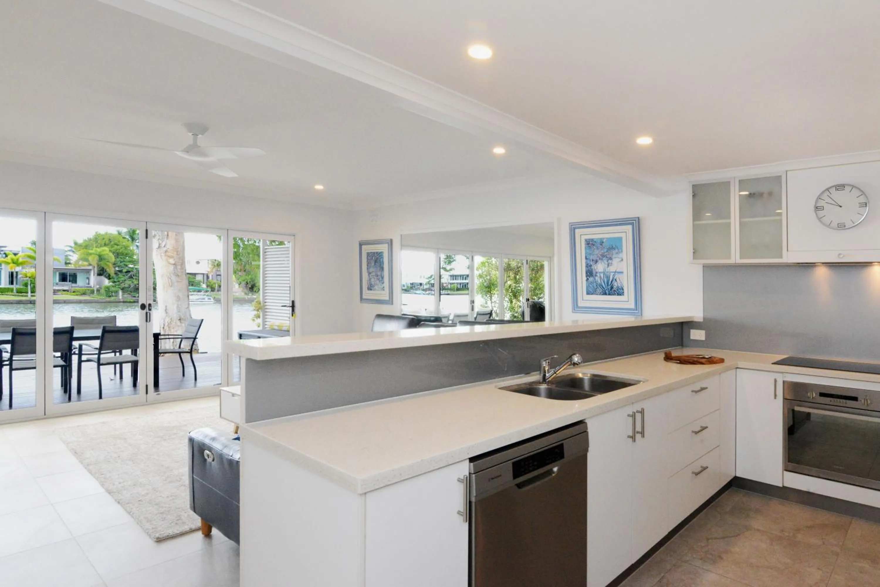 Kitchen or kitchenette in Noosa Entrance Waterfront Resort